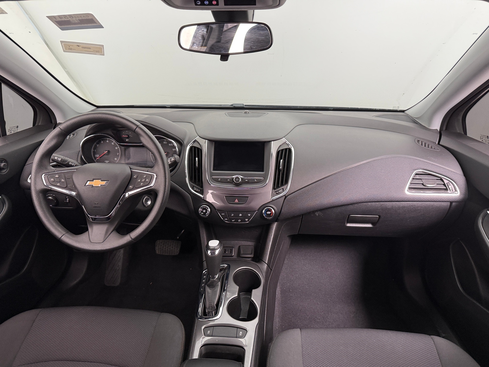 Thumbnail: 2019 Chevrolet Cruze - 3