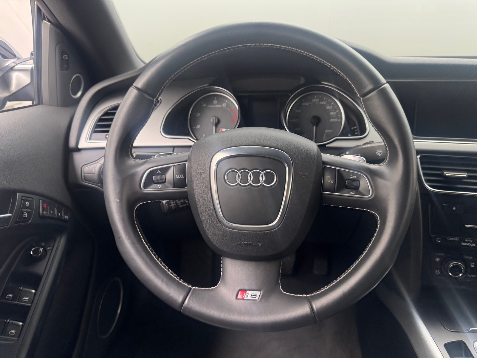 Thumbnail: 2011 Audi S5 - 4