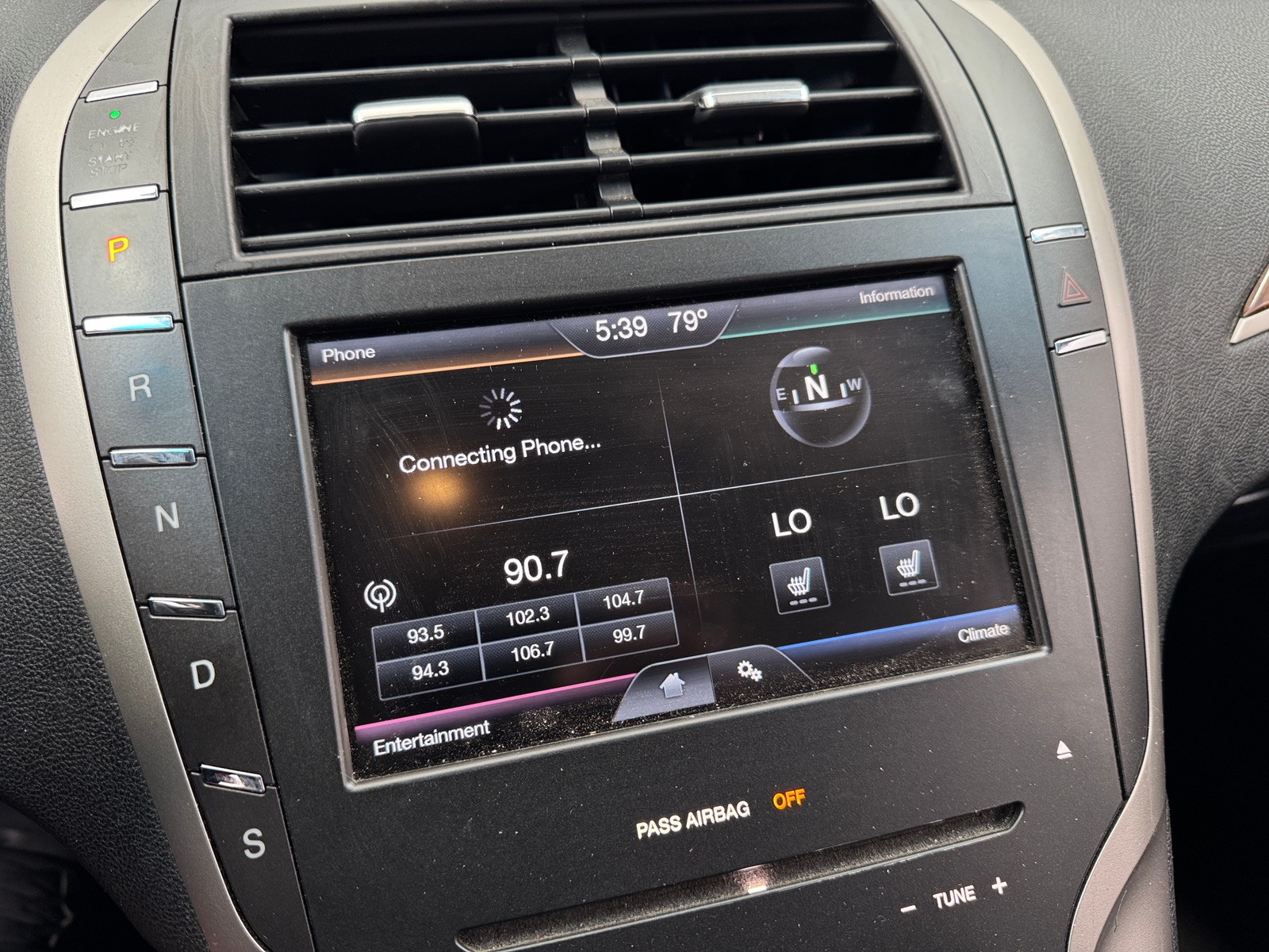 Thumbnail: 2016 Lincoln MKZ - 3