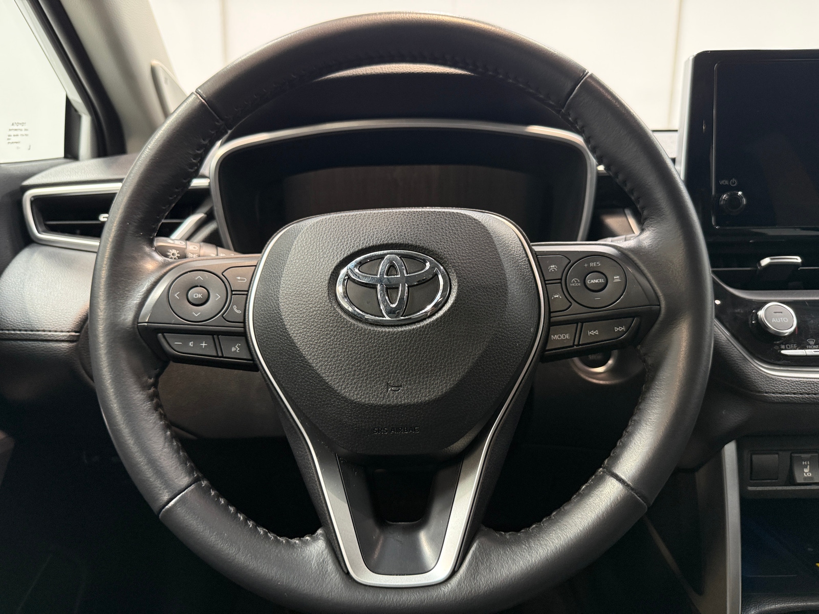 Thumbnail: 2023 Toyota Corolla Cross - 4