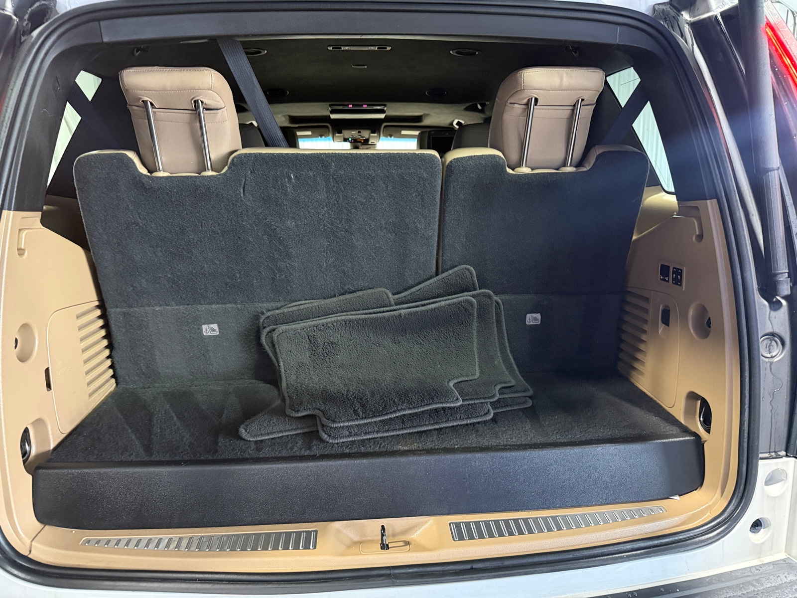 Thumbnail: 2019 Cadillac Escalade - 6