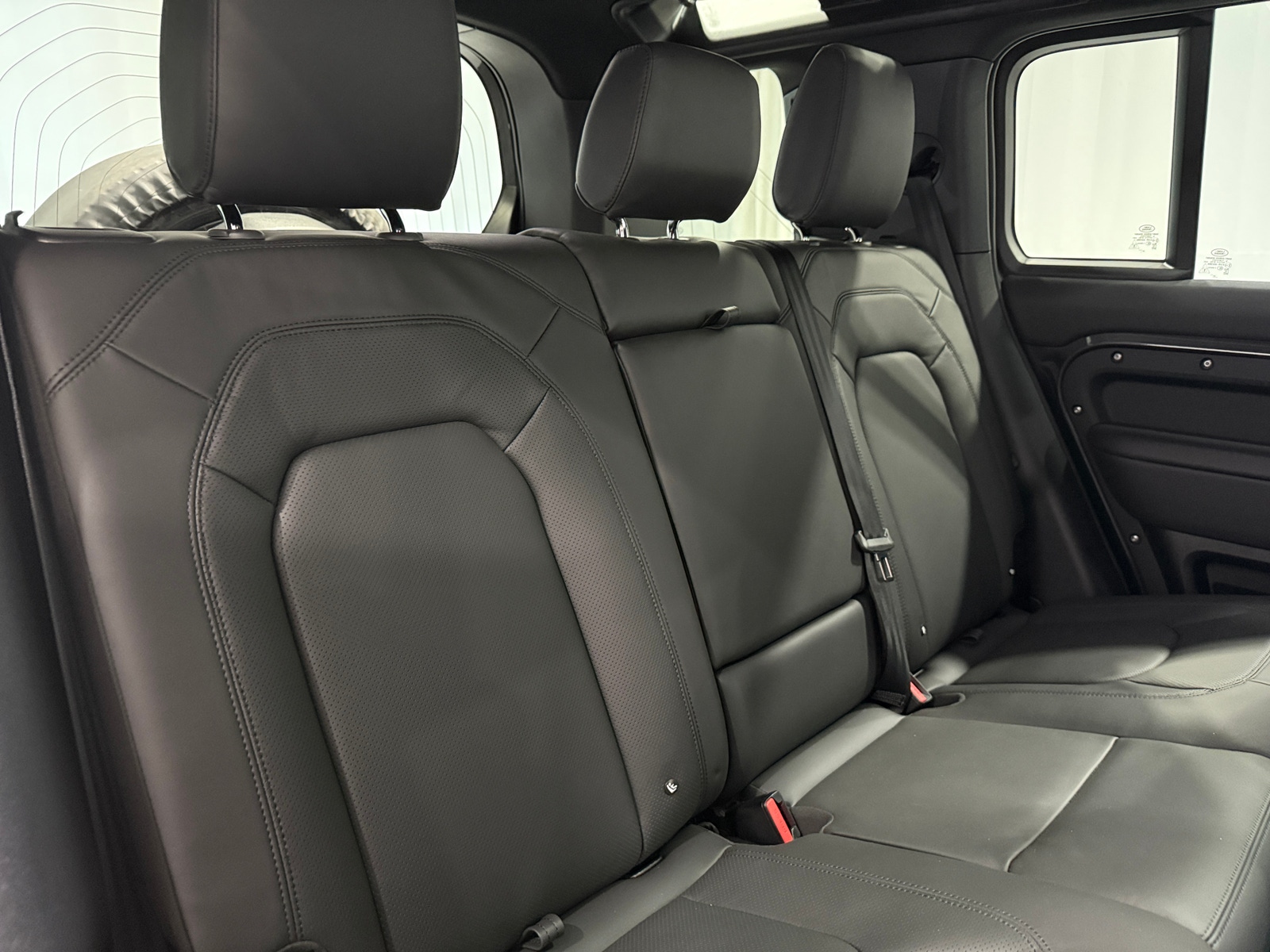 Thumbnail: 2025 Land Rover Defender - 5