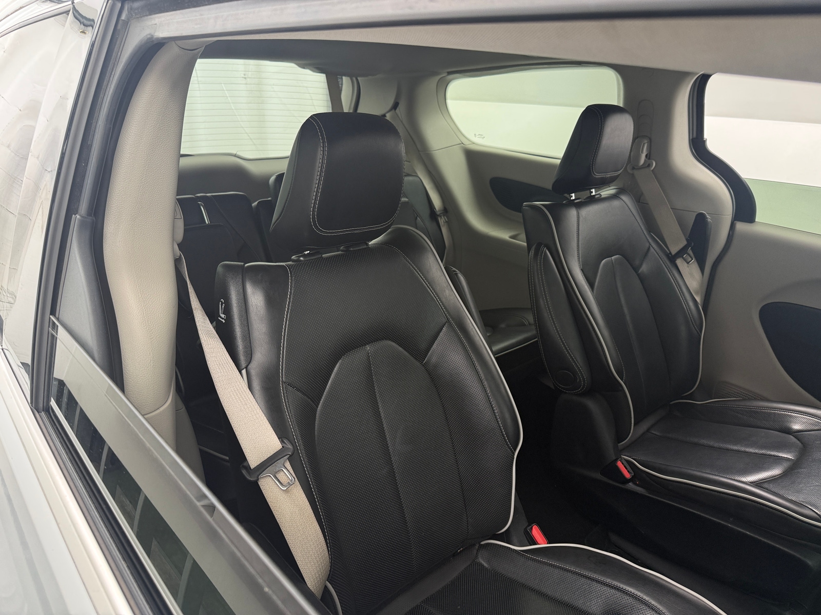 Thumbnail: 2023 Chrysler Pacifica - 5