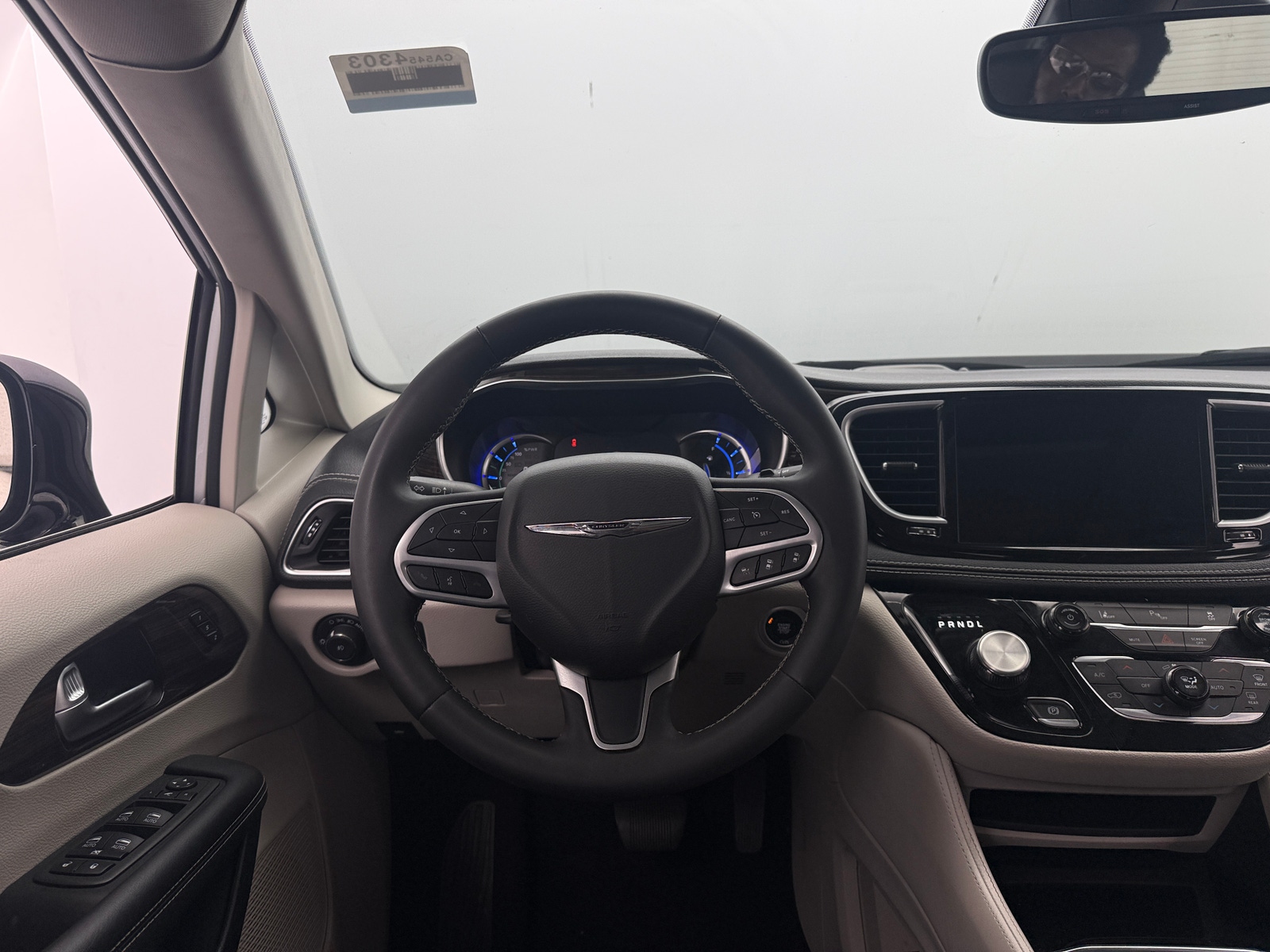 Thumbnail: 2023 Chrysler Pacifica - 4