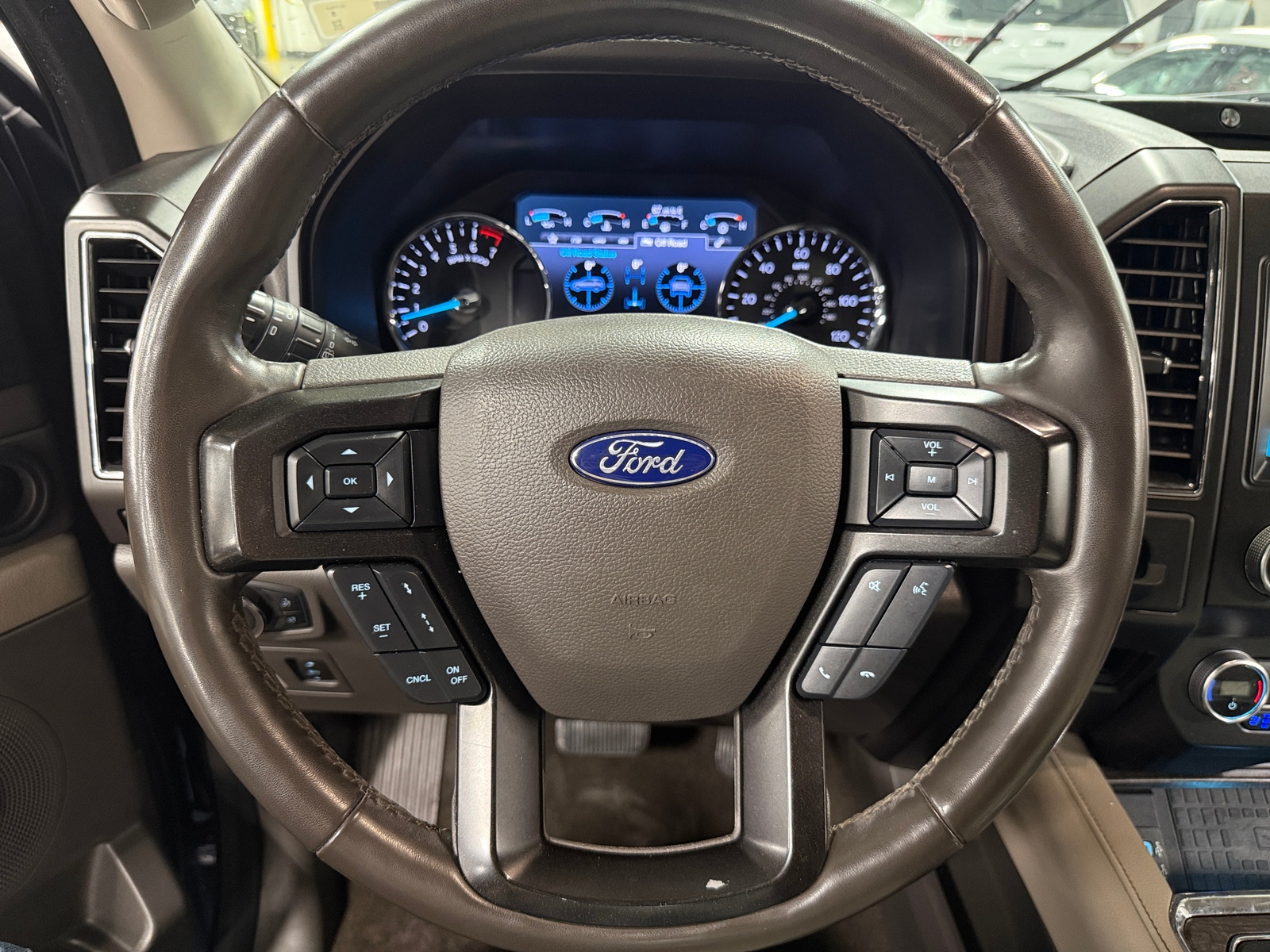 Thumbnail: 2019 Ford Expedition - 4