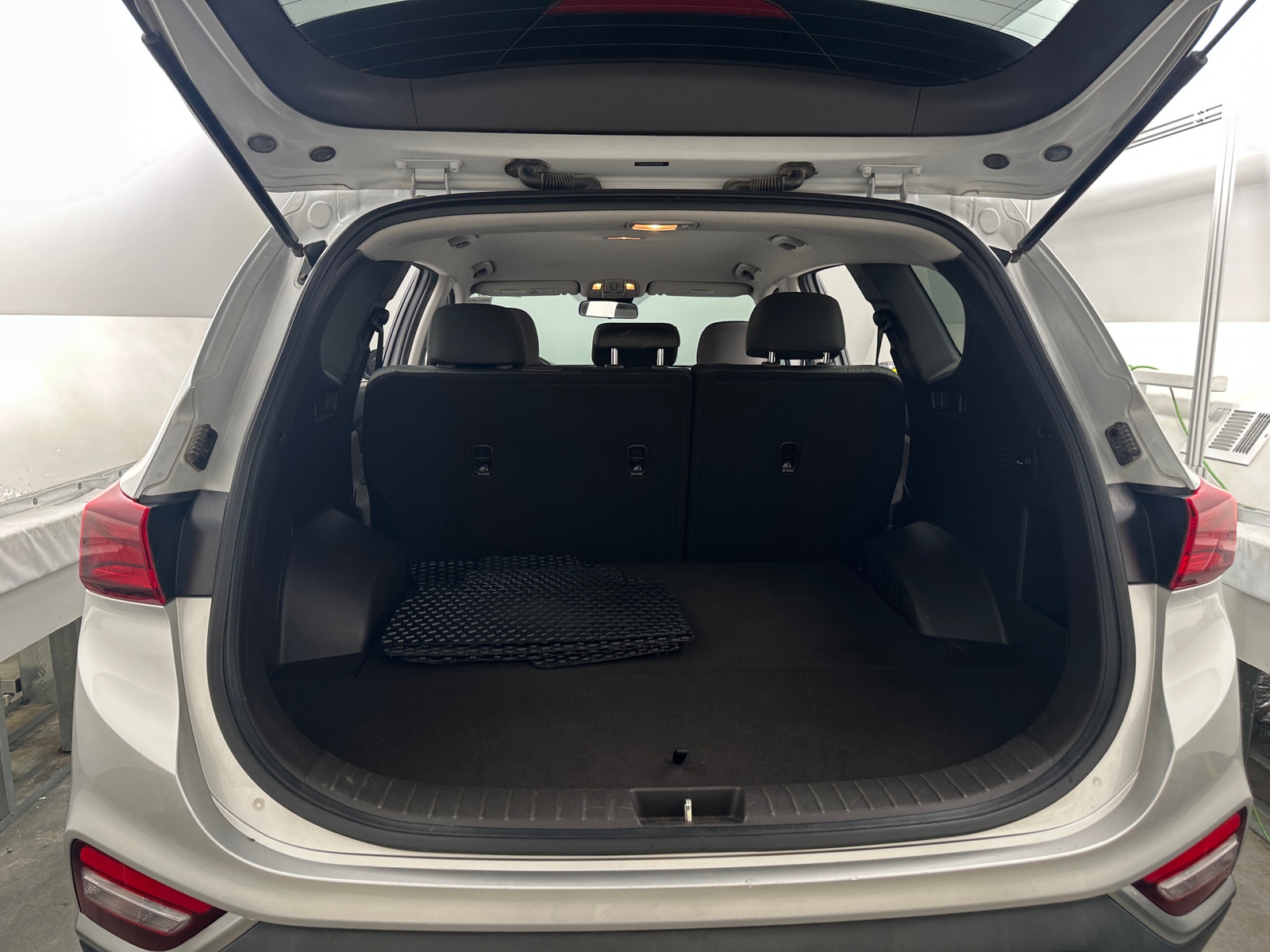 Thumbnail: 2019 Hyundai Santa Fe - 7