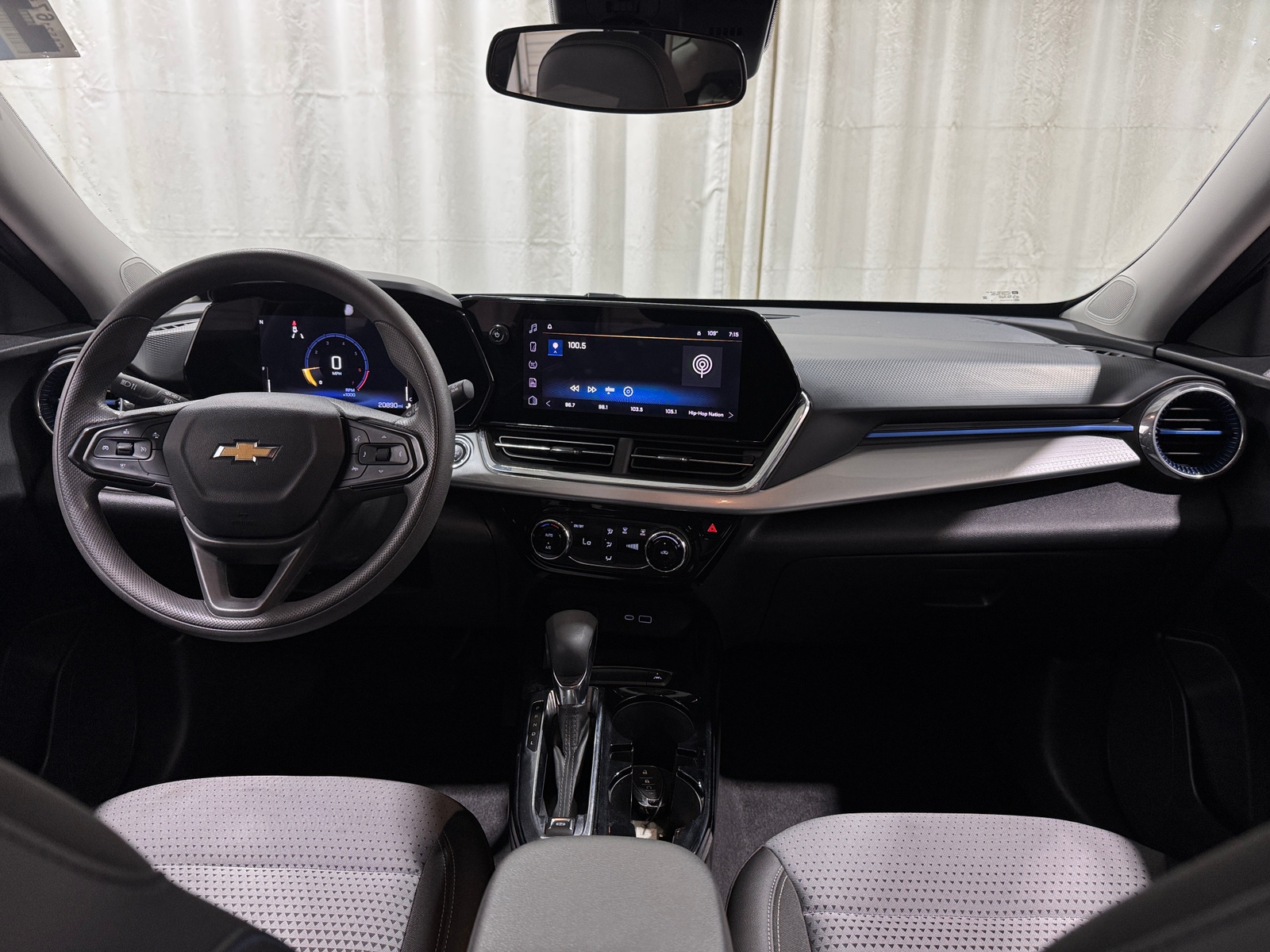Thumbnail: 2025 Chevrolet Trax - 3