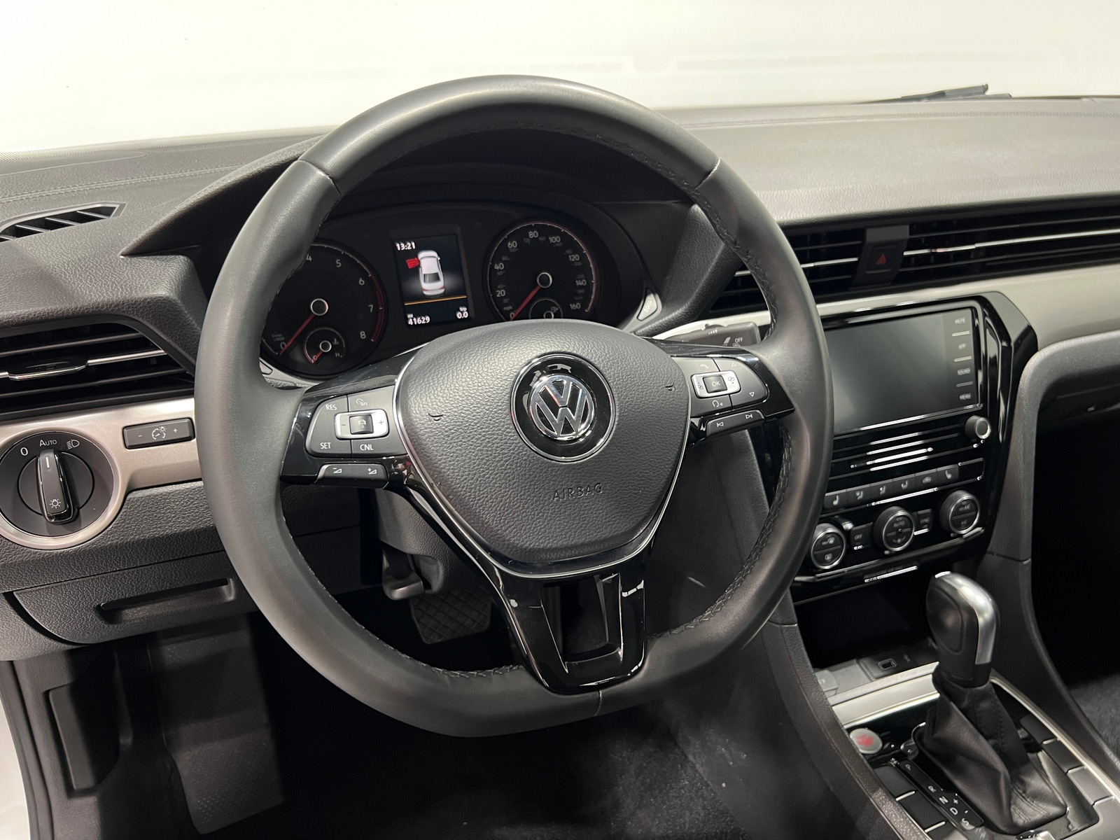 Thumbnail: 2021 Volkswagen Passat - 4