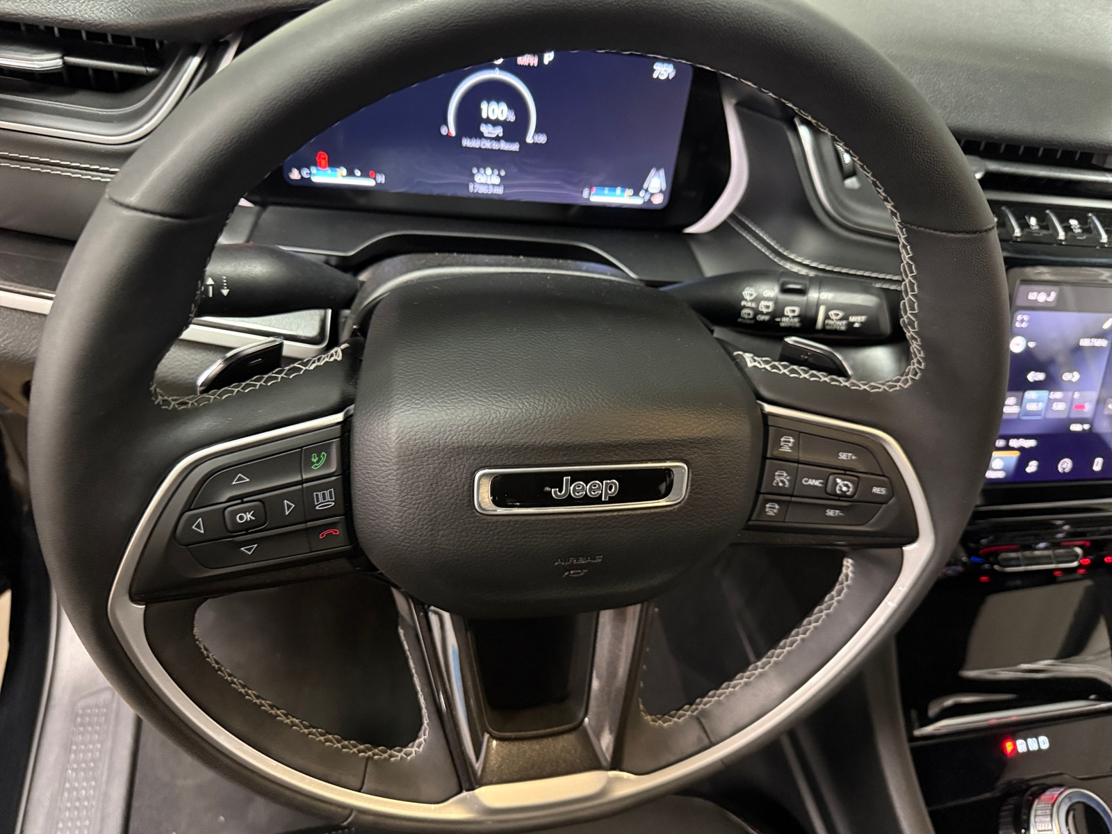 Thumbnail: 2023 Jeep Grand Cherokee - 4