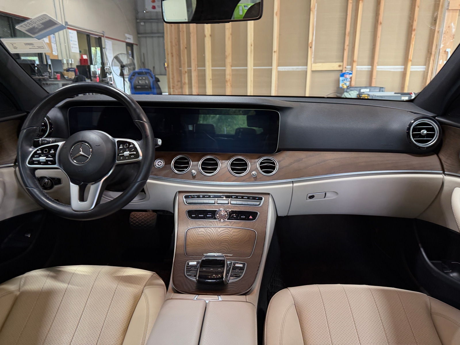 Thumbnail: 2019 Mercedes-Benz E-Class - 2