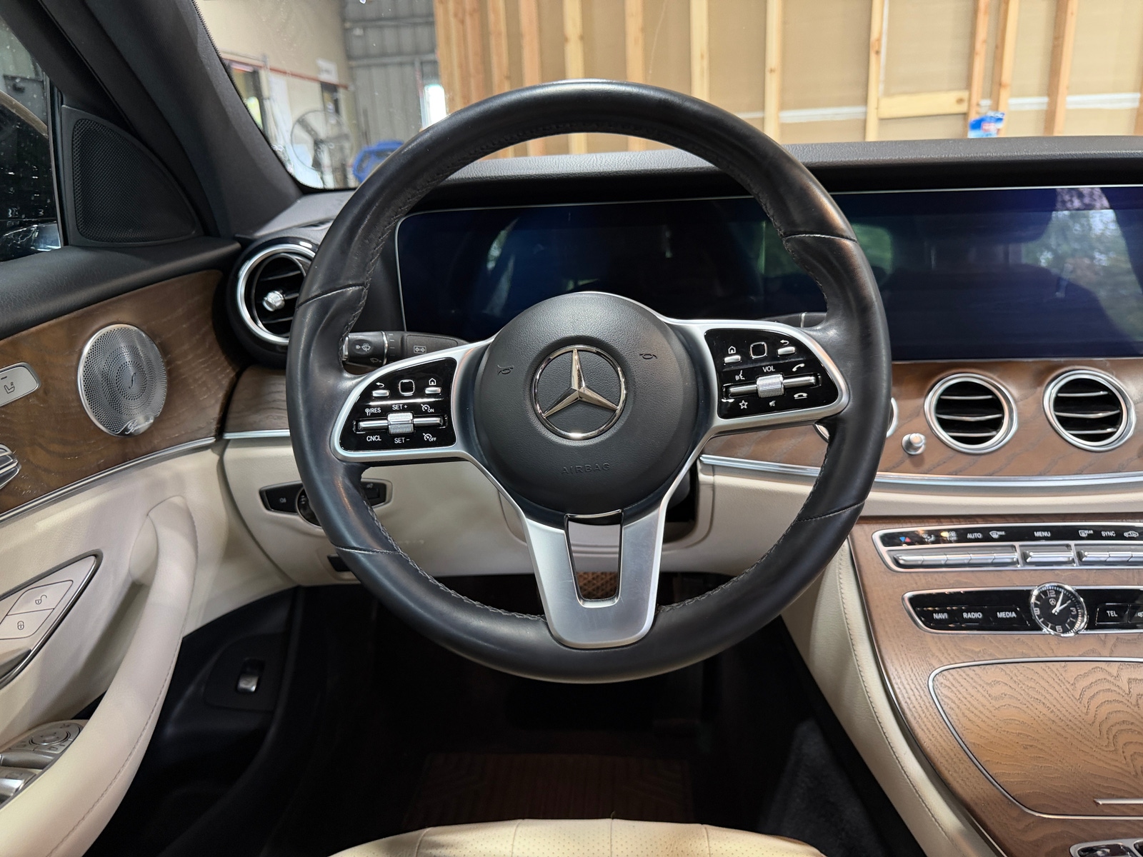 Thumbnail: 2019 Mercedes-Benz E-Class - 4