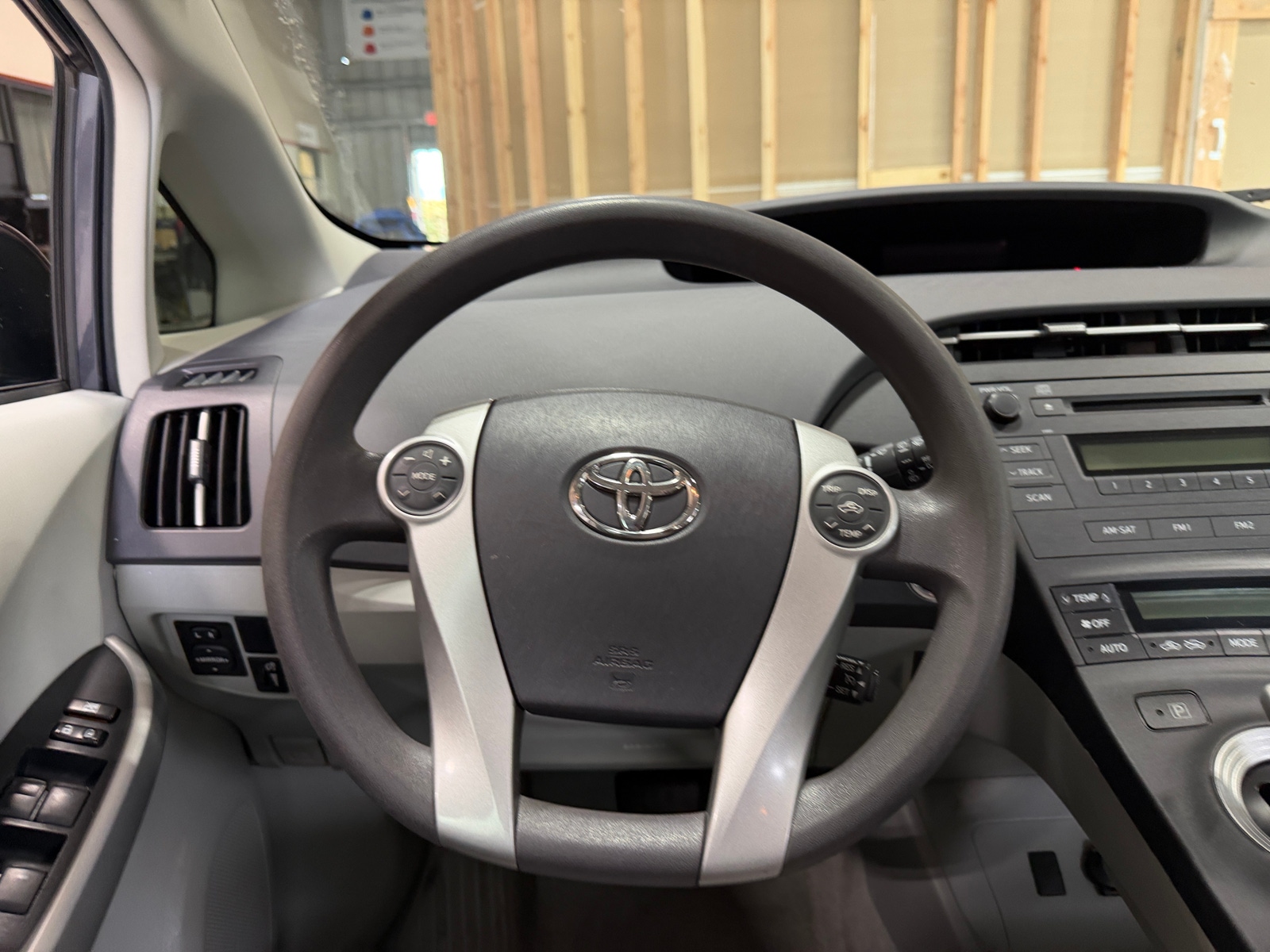 Thumbnail: 2011 Toyota Prius - 5