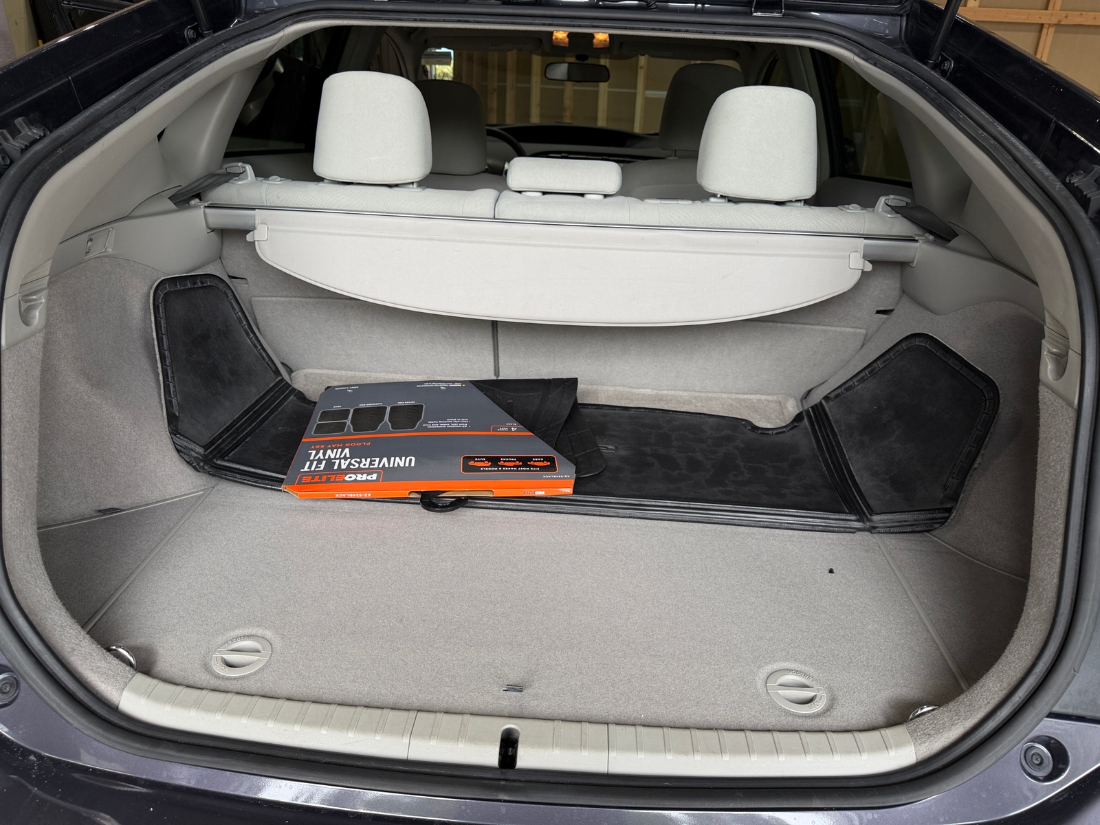 Thumbnail: 2011 Toyota Prius - 7