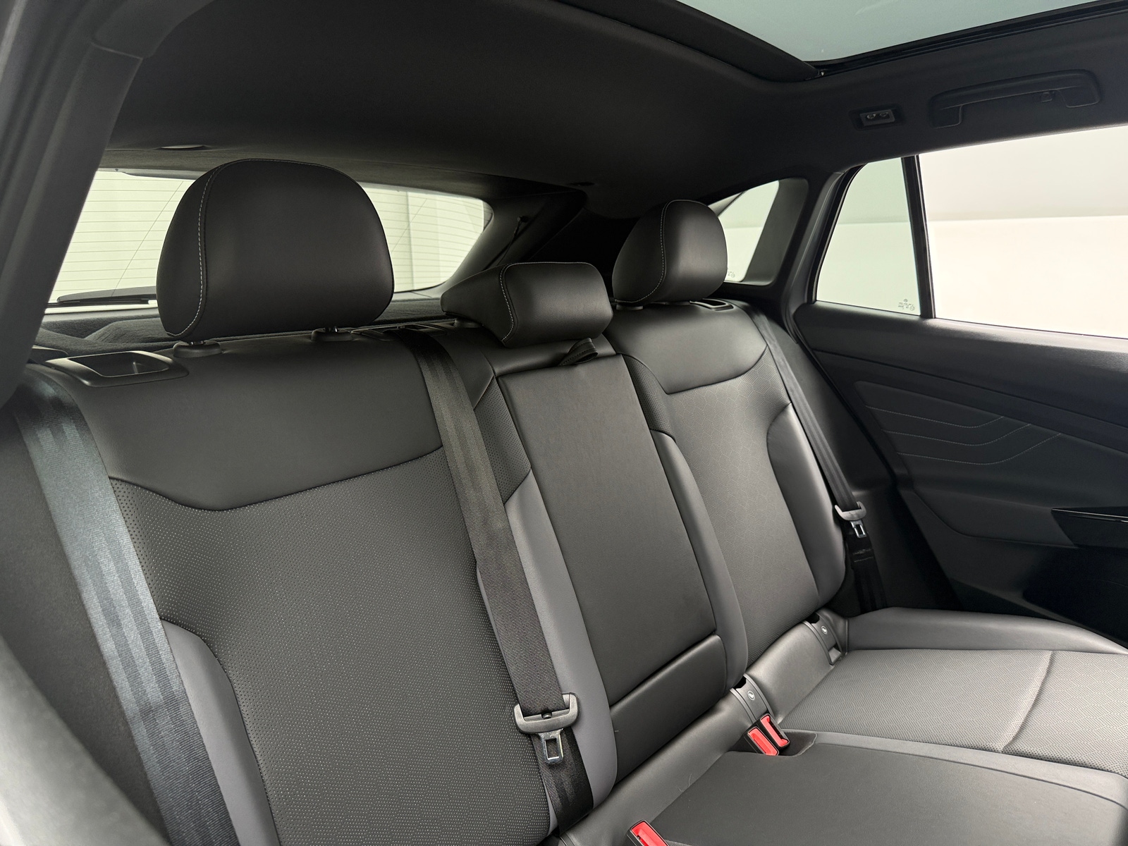 Thumbnail: 2024 Volkswagen ID.4 - 6