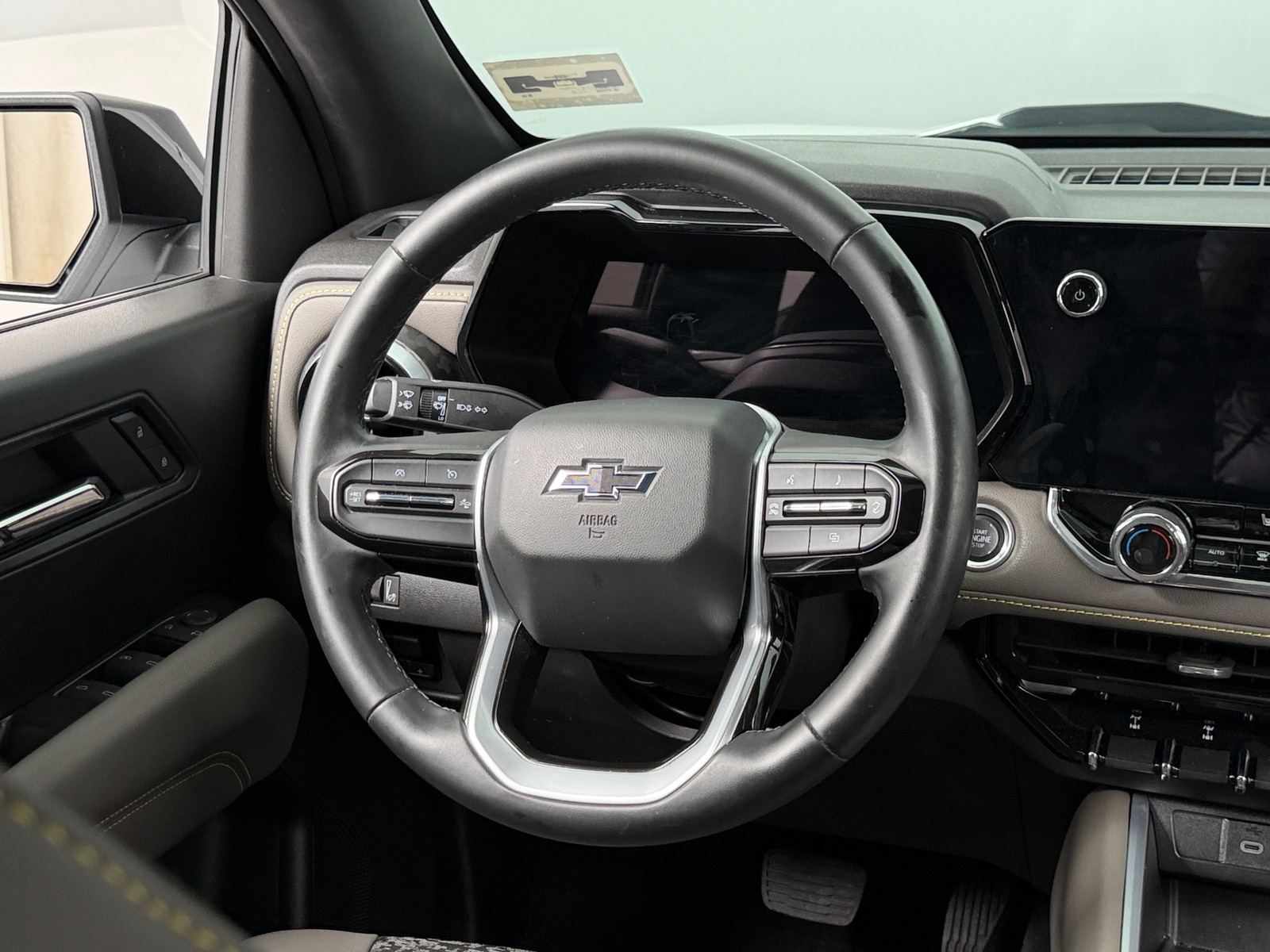 Thumbnail: 2024 Chevrolet Colorado - 4