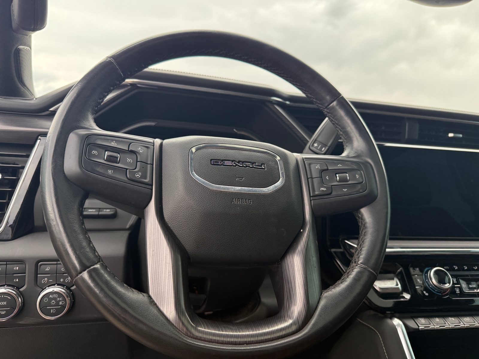 Thumbnail: 2024 GMC Sierra 3500 - 4