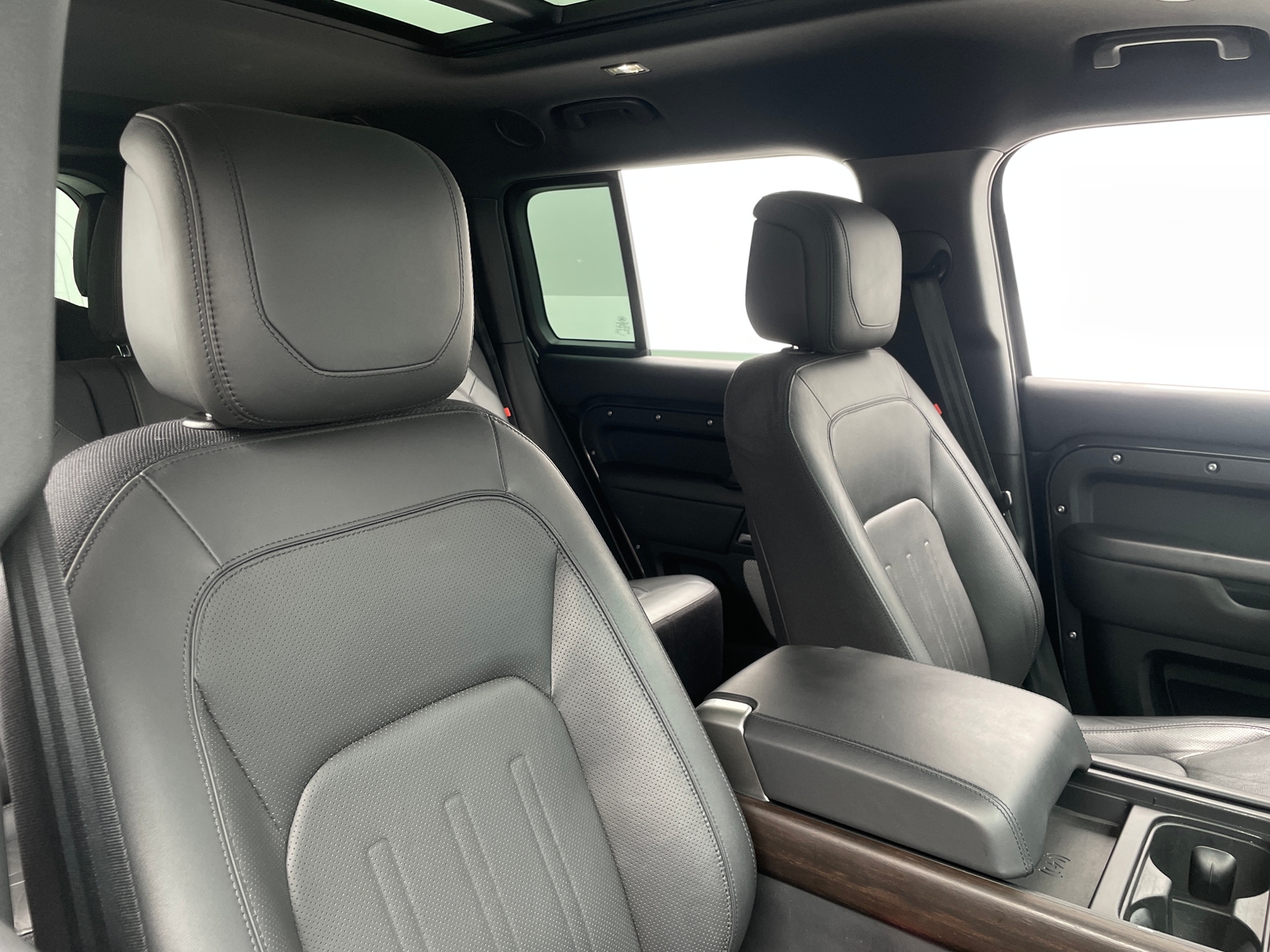 Thumbnail: 2024 Land Rover Defender - 2