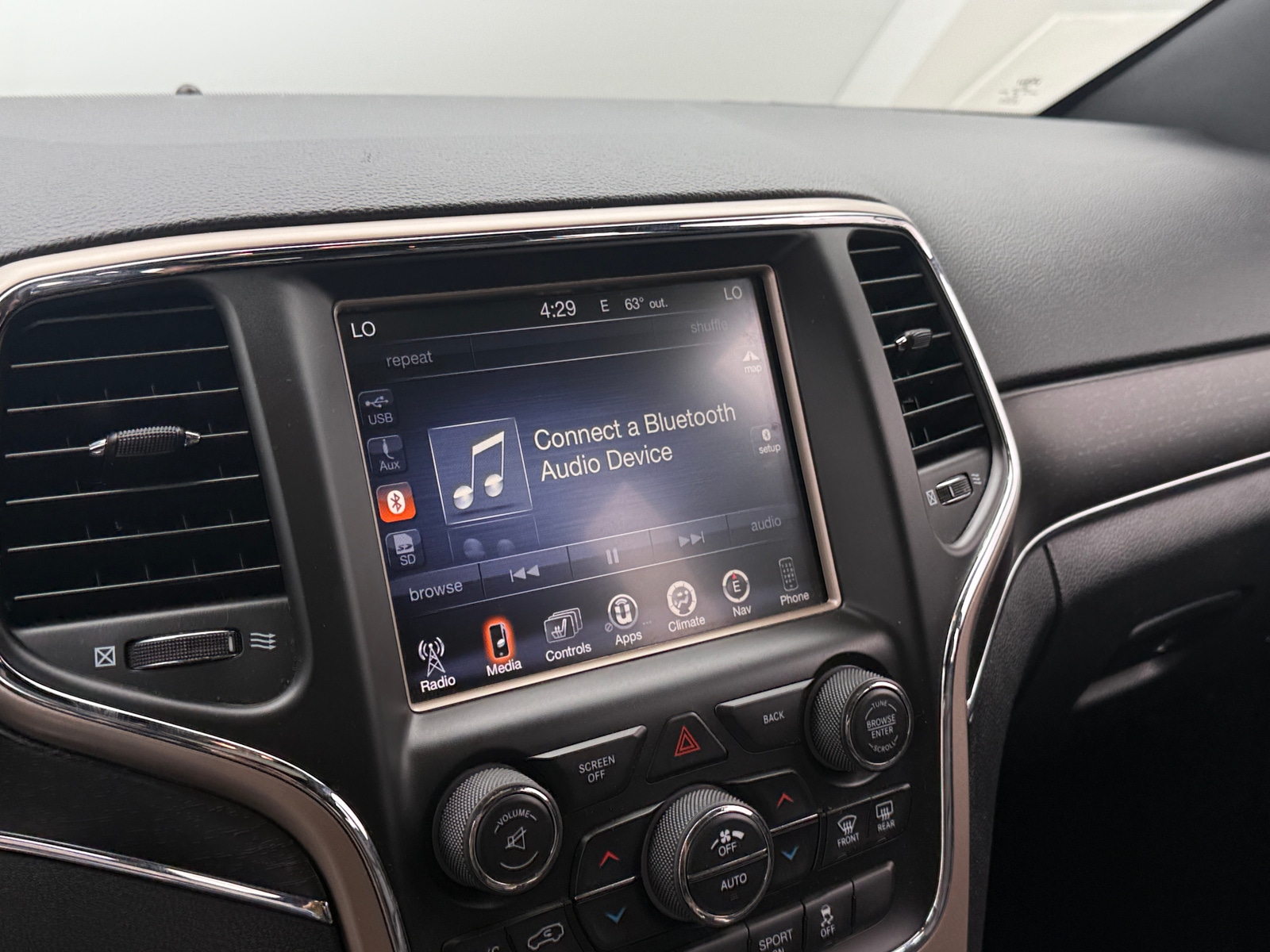 Thumbnail: 2016 Jeep Grand Cherokee - 3