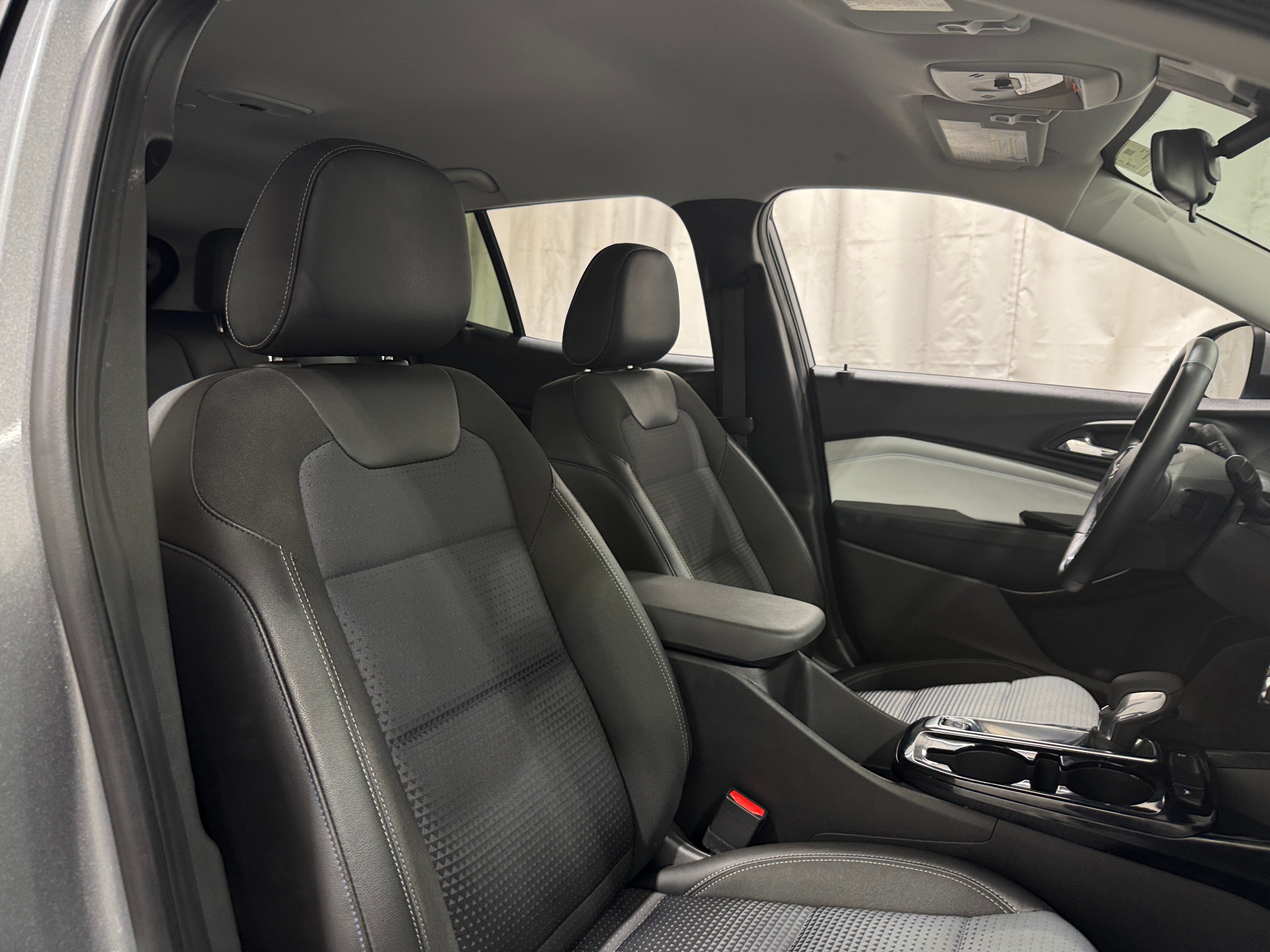 2025 Chevrolet Trax LT - Photo 5