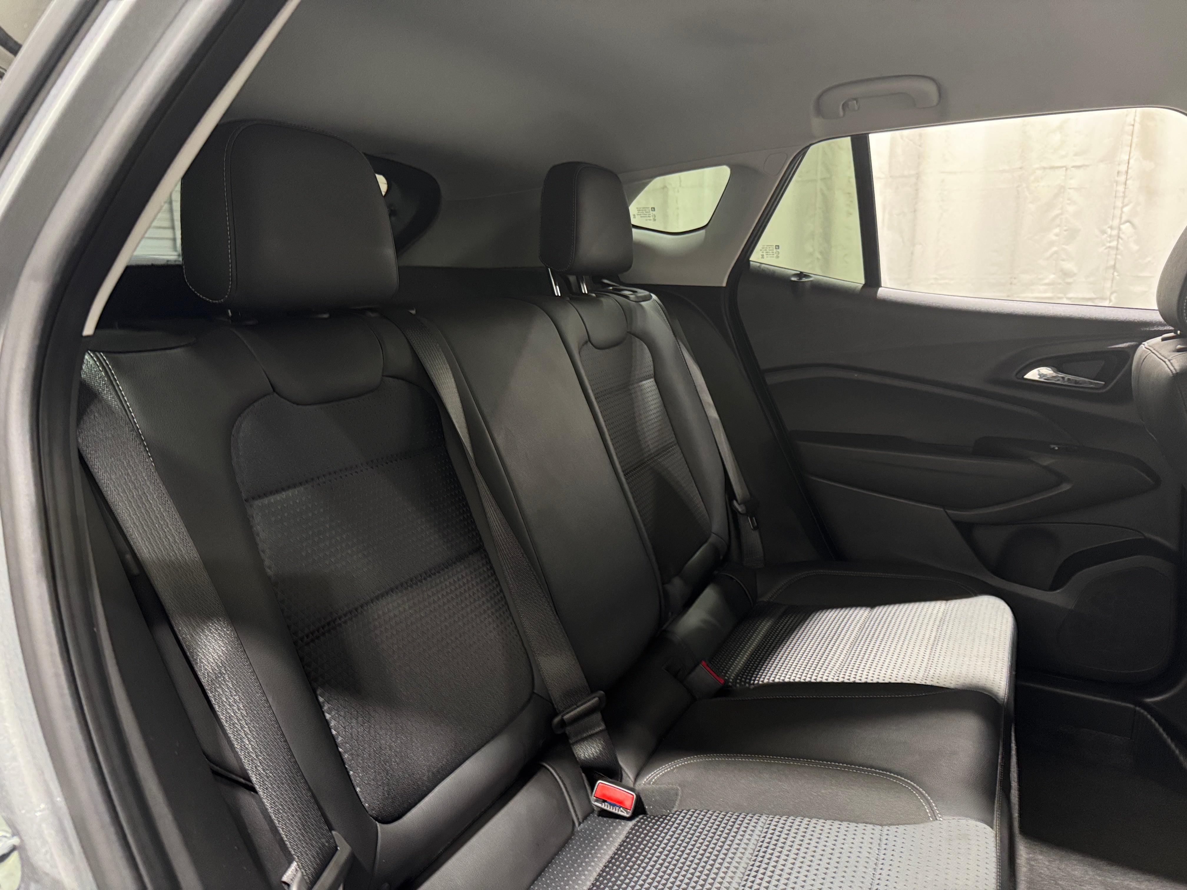 2025 Chevrolet Trax LT - Photo 6