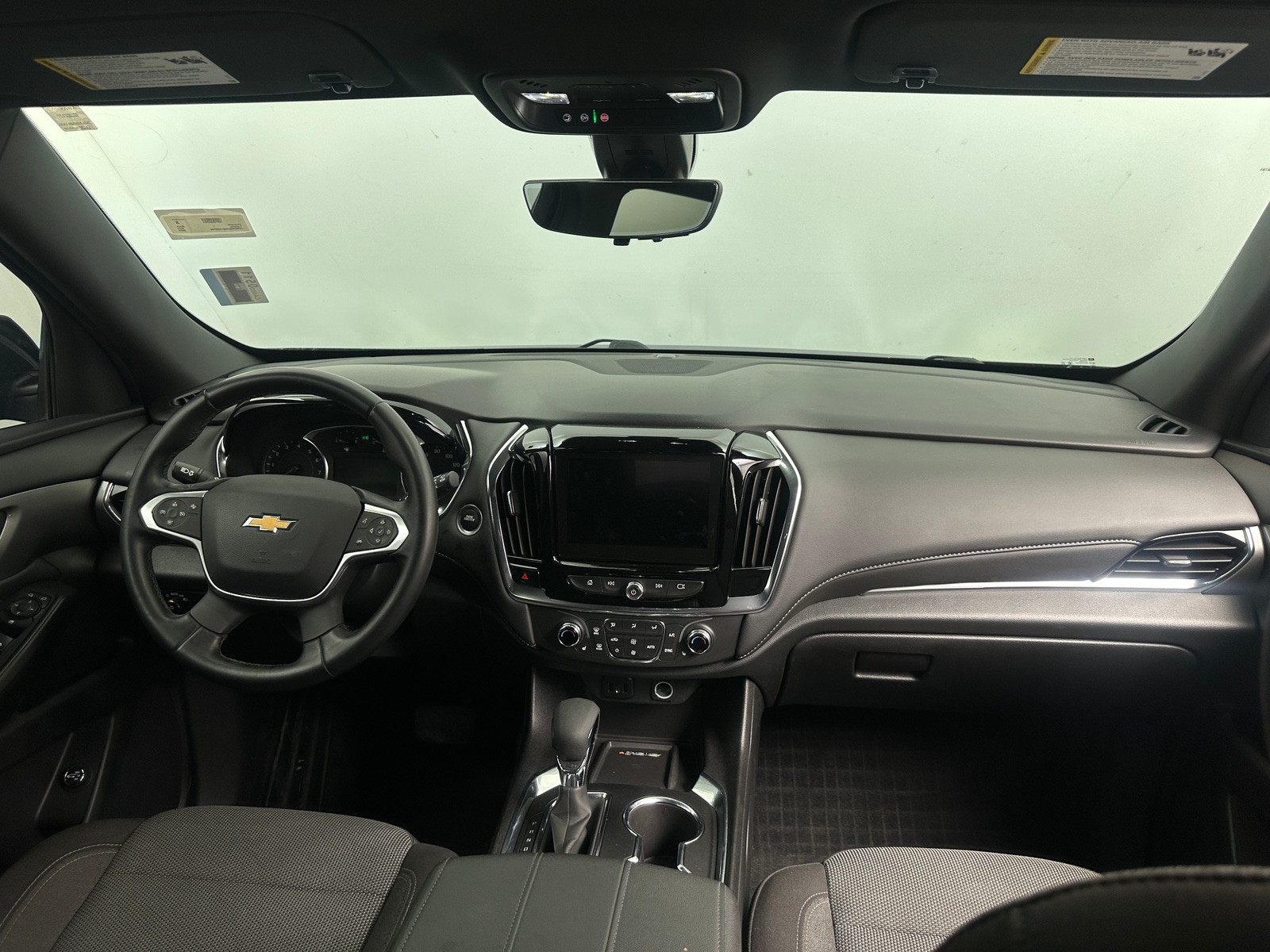 Thumbnail: 2023 Chevrolet Traverse - 3
