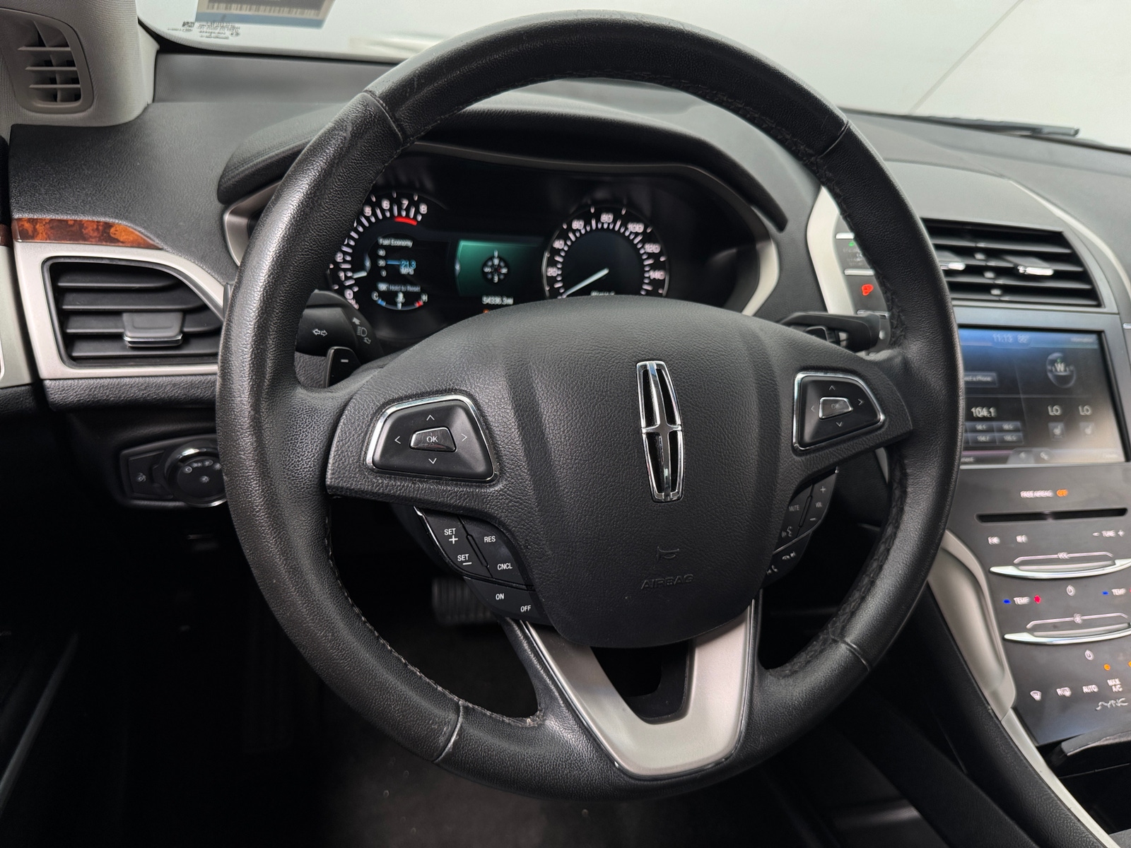 Thumbnail: 2016 Lincoln MKZ - 4