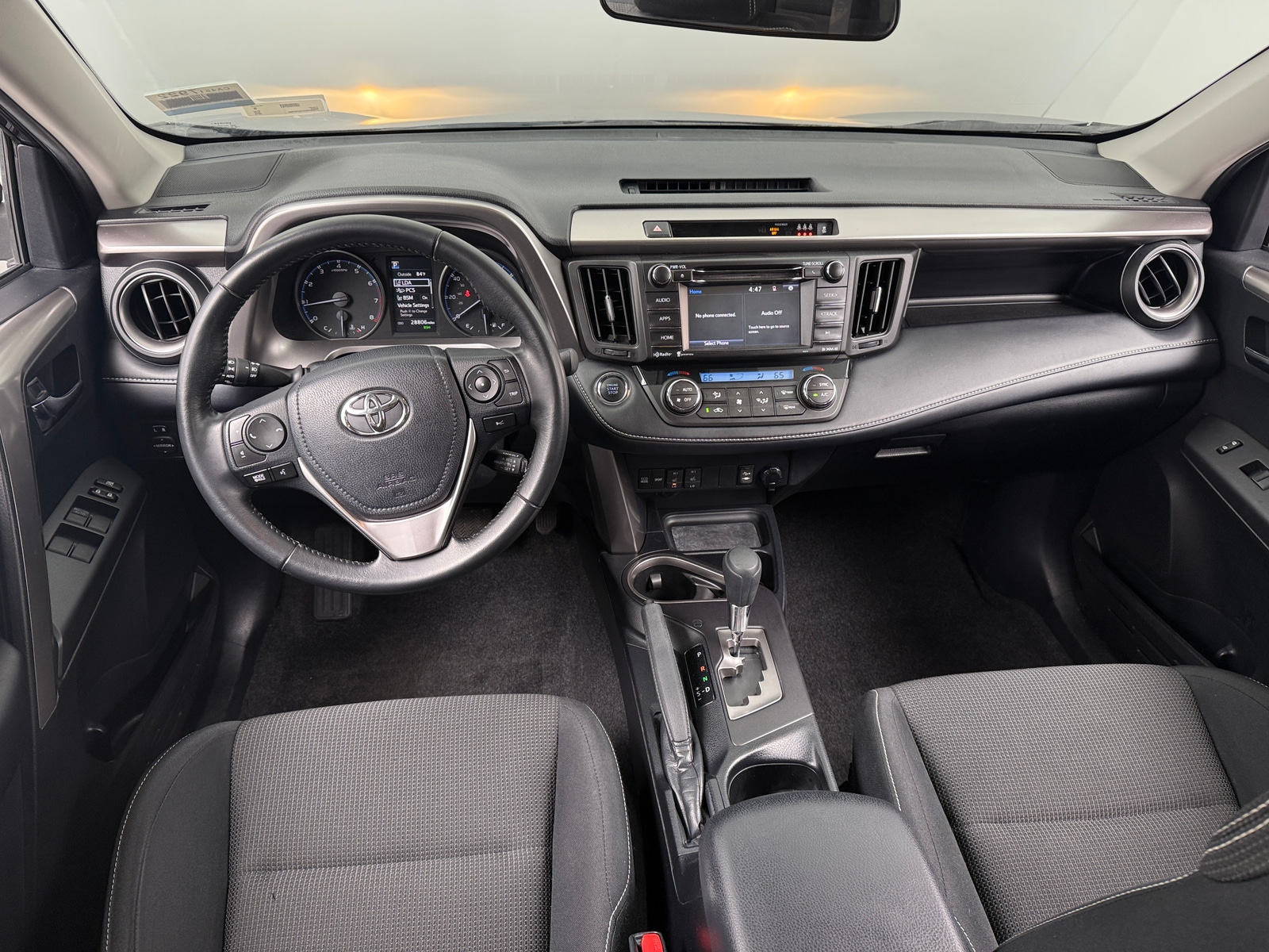 Thumbnail: 2018 Toyota RAV4 - 3