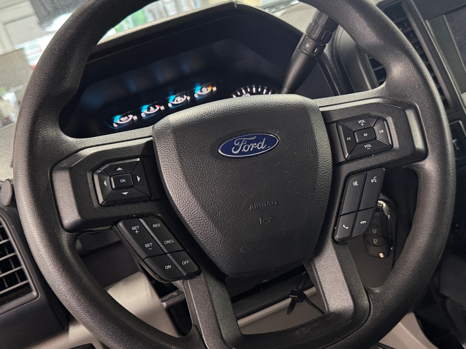 Thumbnail: 2018 Ford Econoline - 5