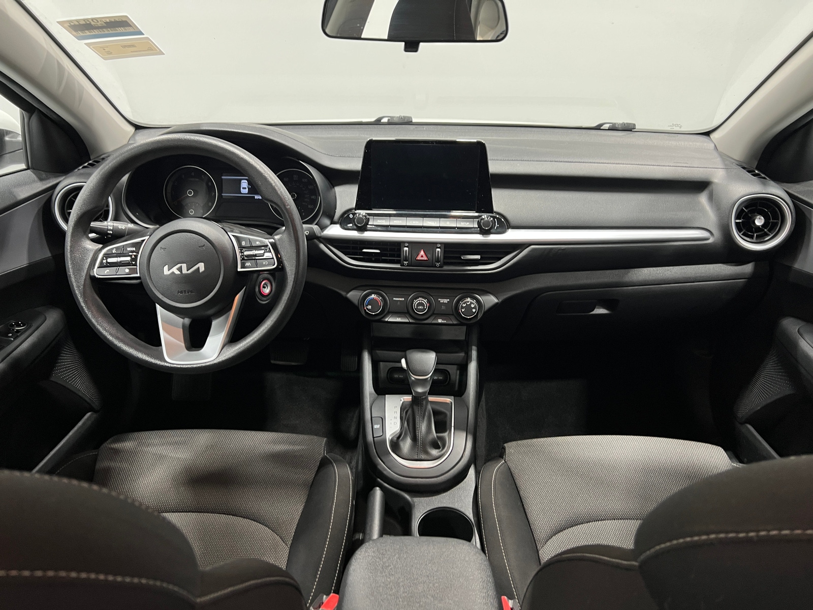 Thumbnail: 2022 Kia Forte - 3