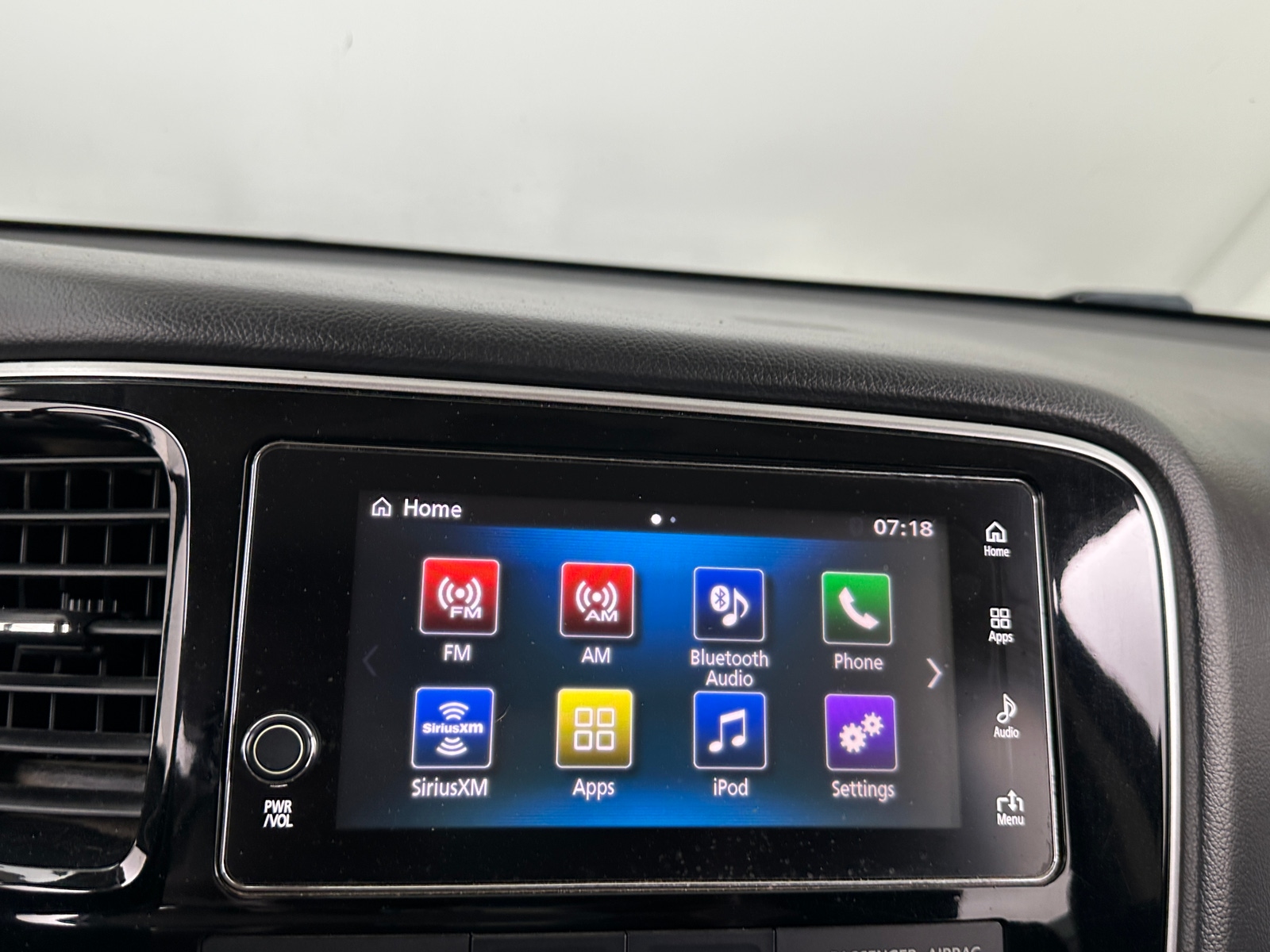 Thumbnail: 2018 Mitsubishi Outlander - 4