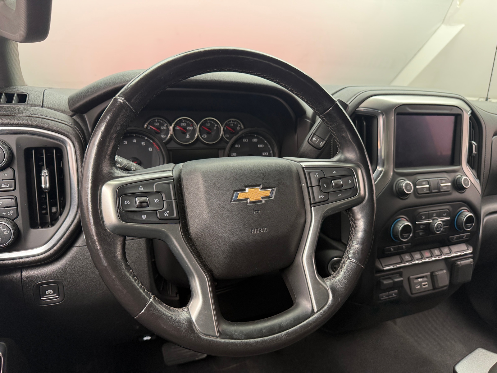 Thumbnail: 2020 Chevrolet Silverado 1500 - 5