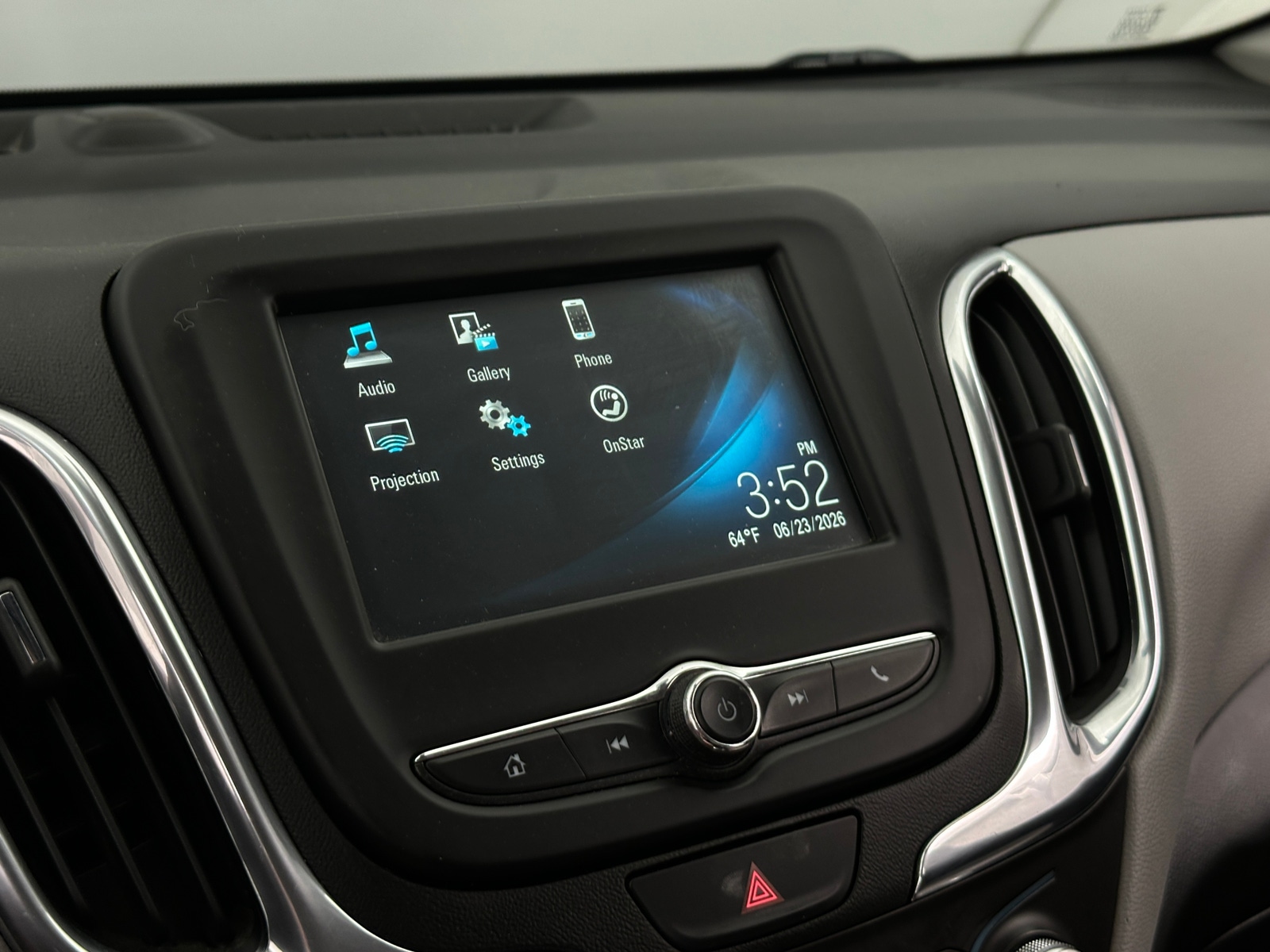 Thumbnail: 2018 Chevrolet Equinox - 4