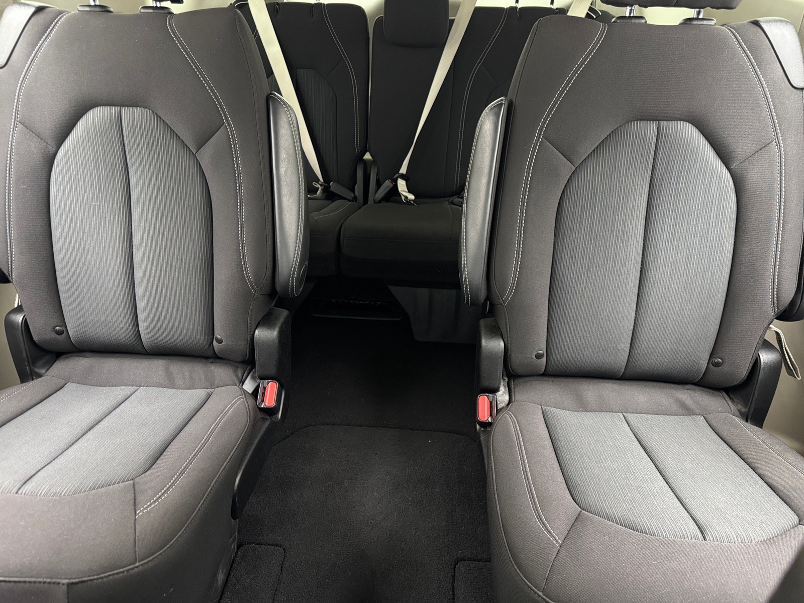 Thumbnail: 2023 Chrysler Voyager - 6