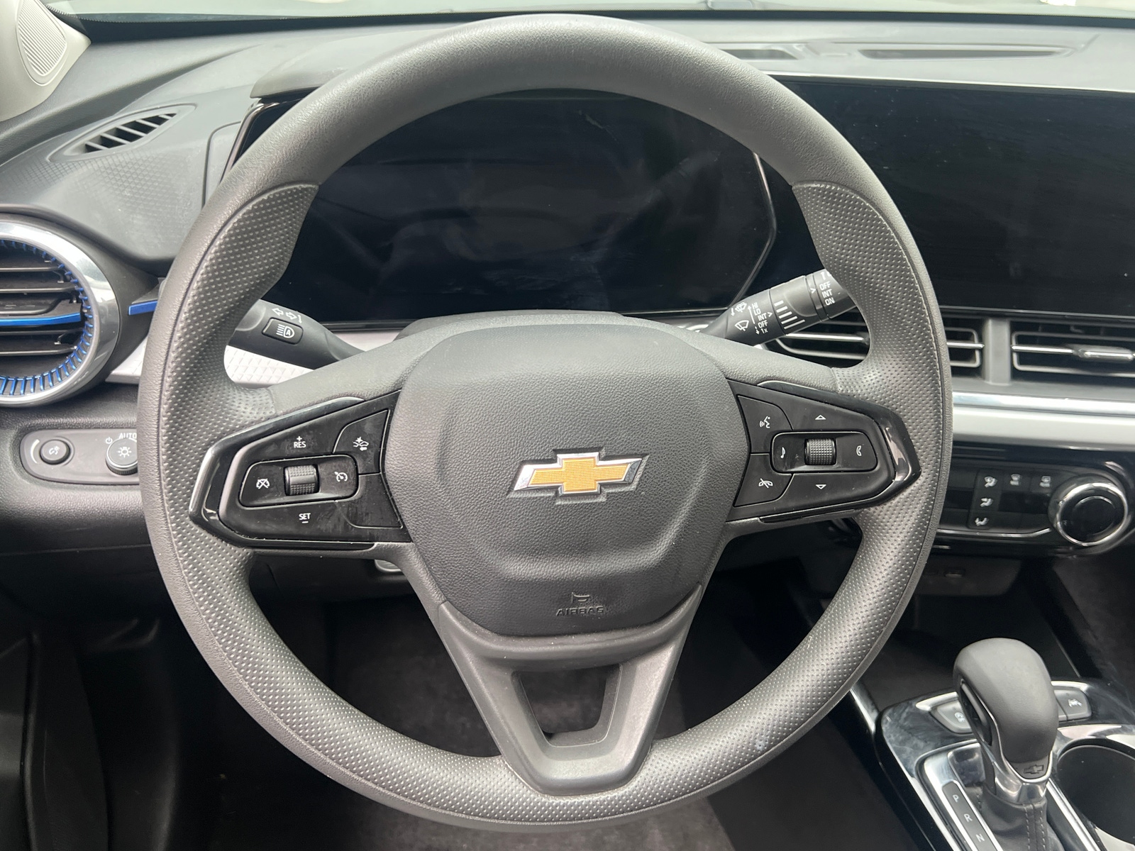 Thumbnail: 2025 Chevrolet Trax - 5
