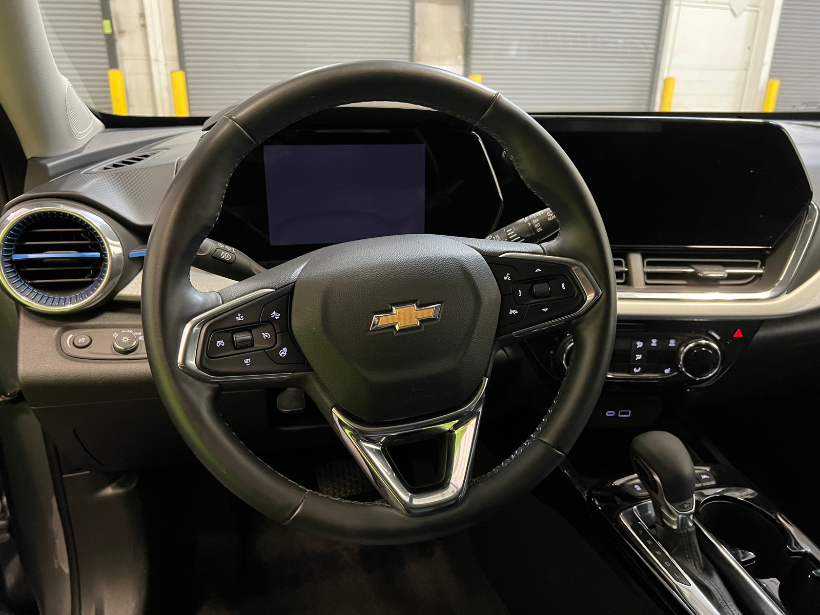 Thumbnail: 2025 Chevrolet Trax - 5