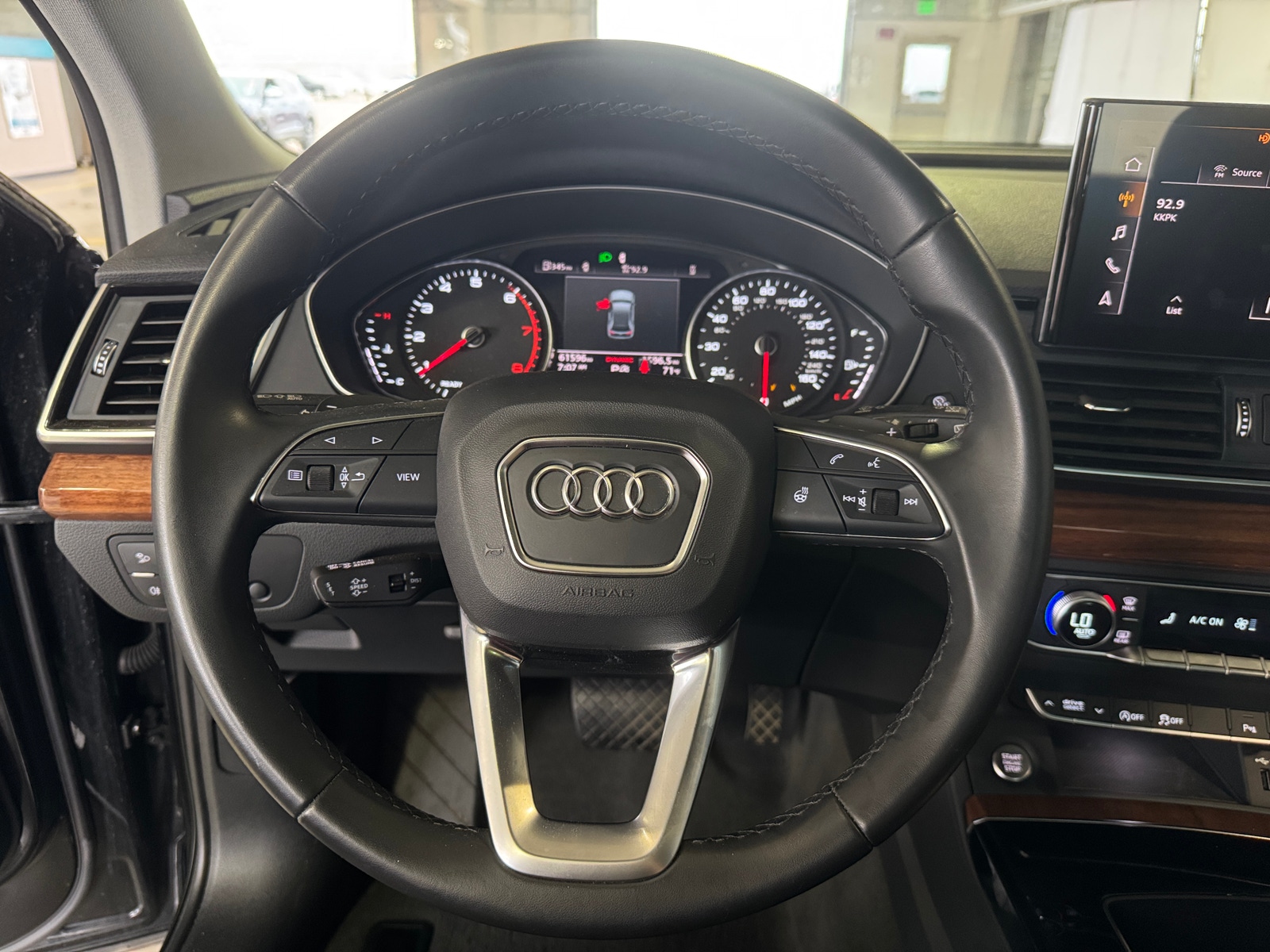 Thumbnail: 2023 Audi Q5 - 4
