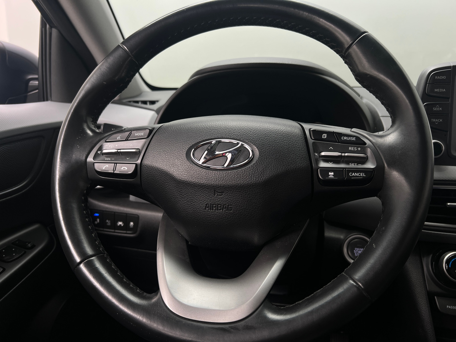 Thumbnail: 2020 Hyundai Kona - 4