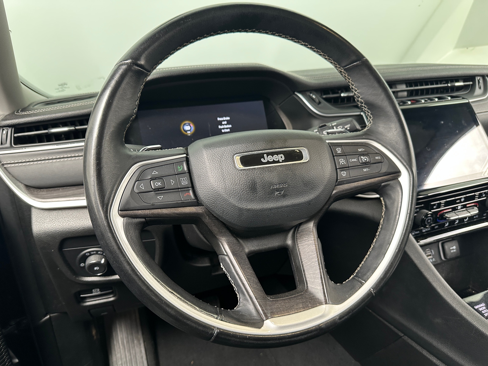 Thumbnail: 2022 Jeep Grand Cherokee - 4