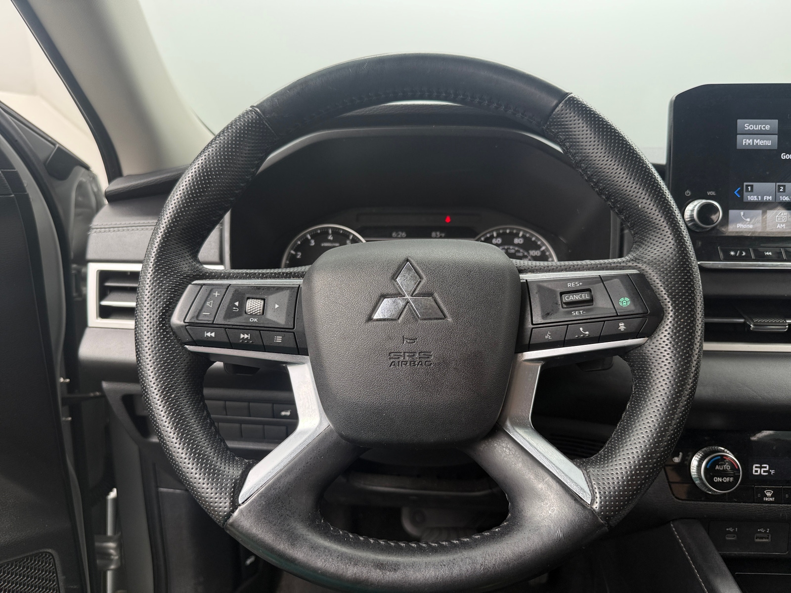 Thumbnail: 2022 Mitsubishi Outlander - 4