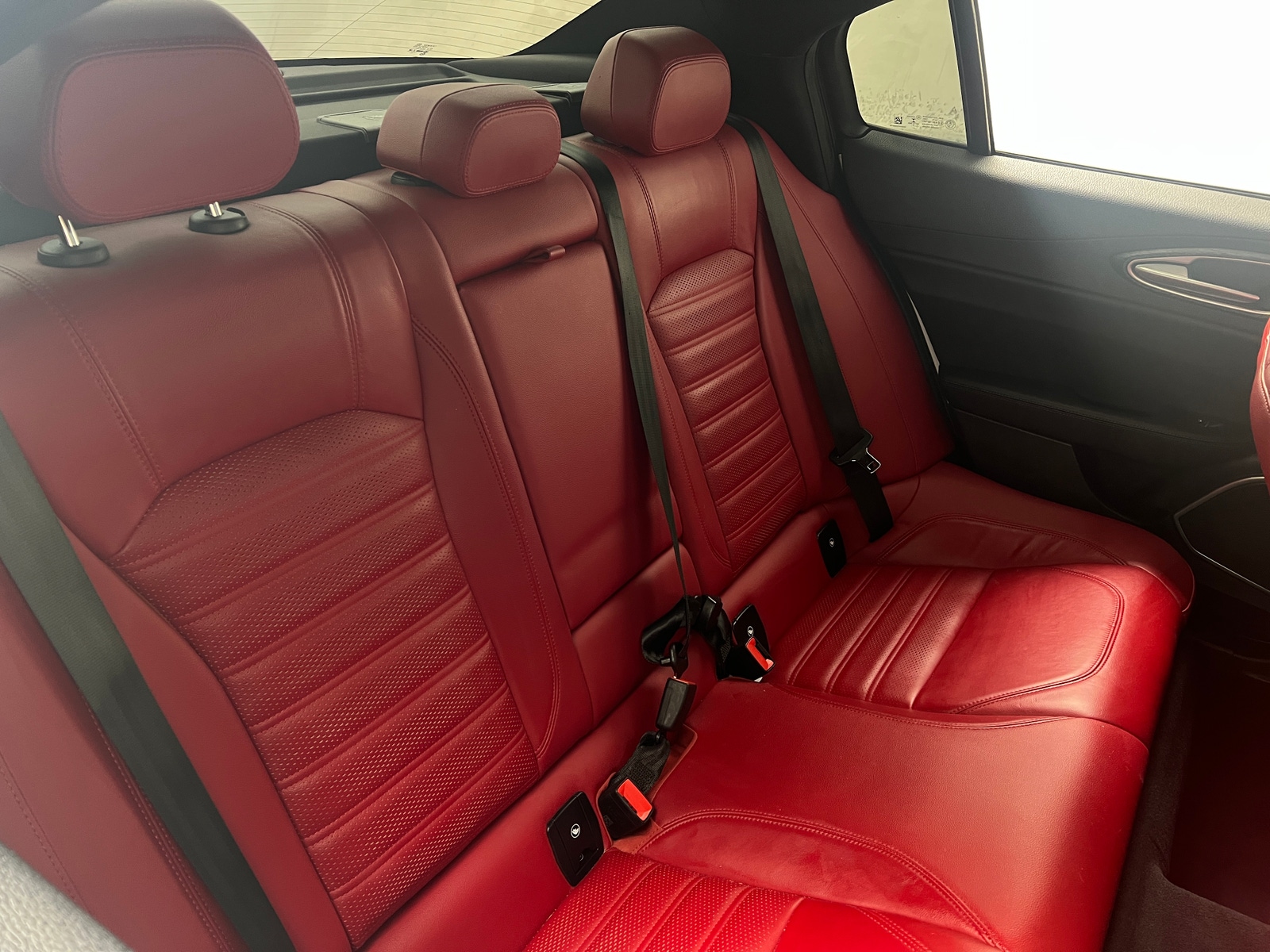 Thumbnail: 2022 Alfa Romeo Giulia - 5