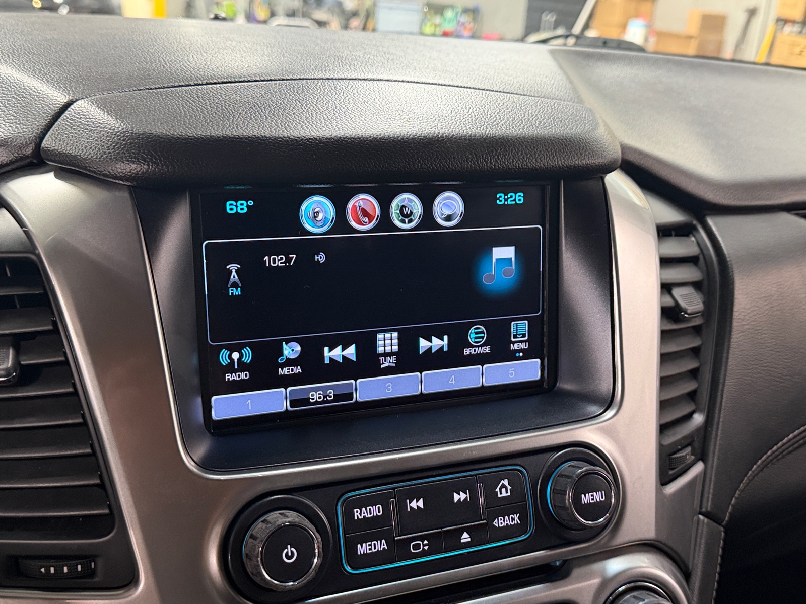 Thumbnail: 2018 Chevrolet Tahoe - 4