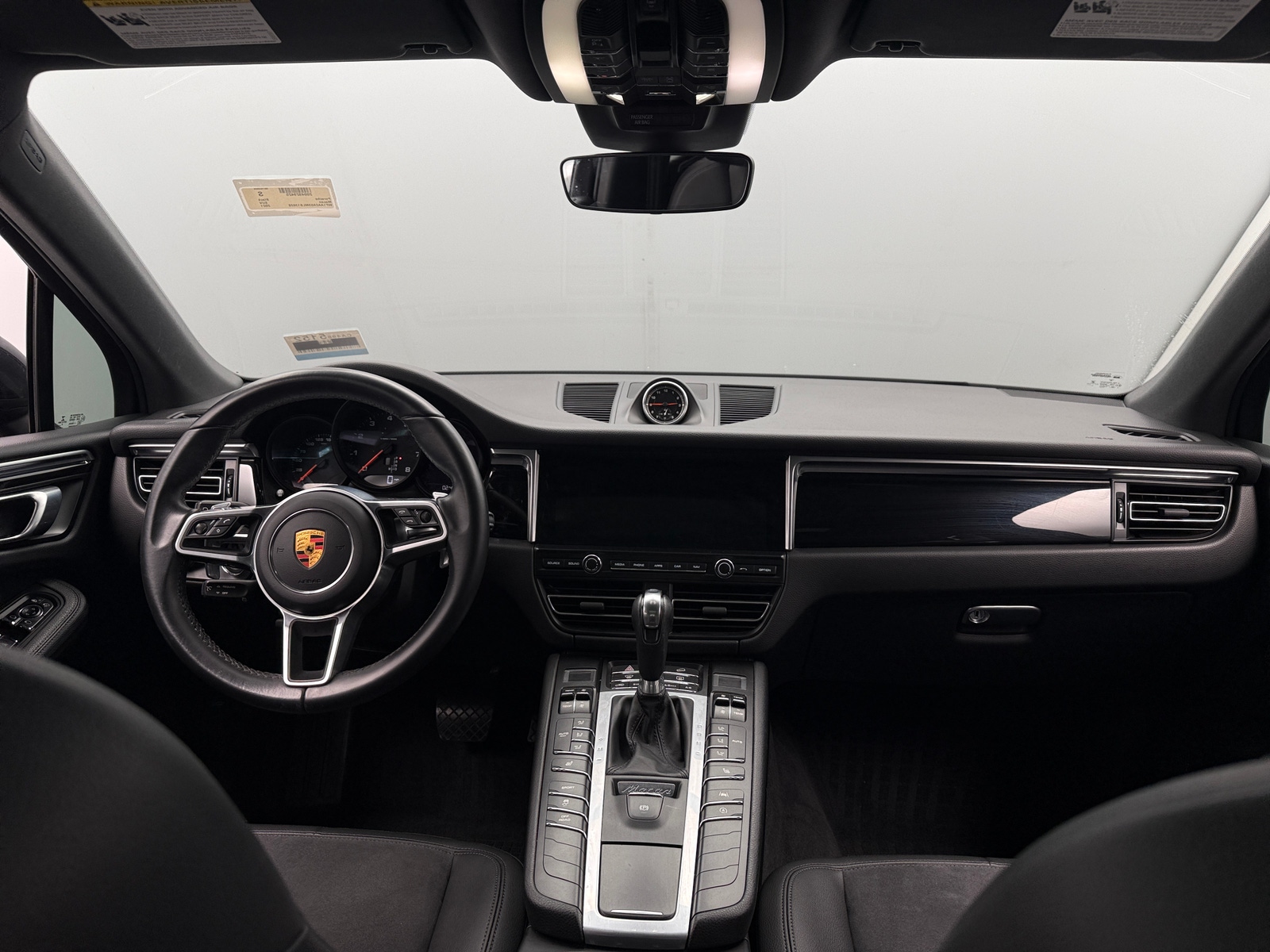 Thumbnail: 2021 Porsche Macan - 3