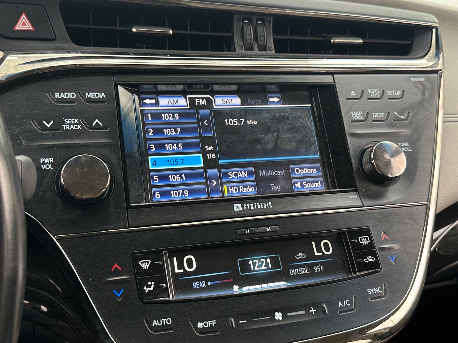 Thumbnail: 2013 Toyota Avalon - 4