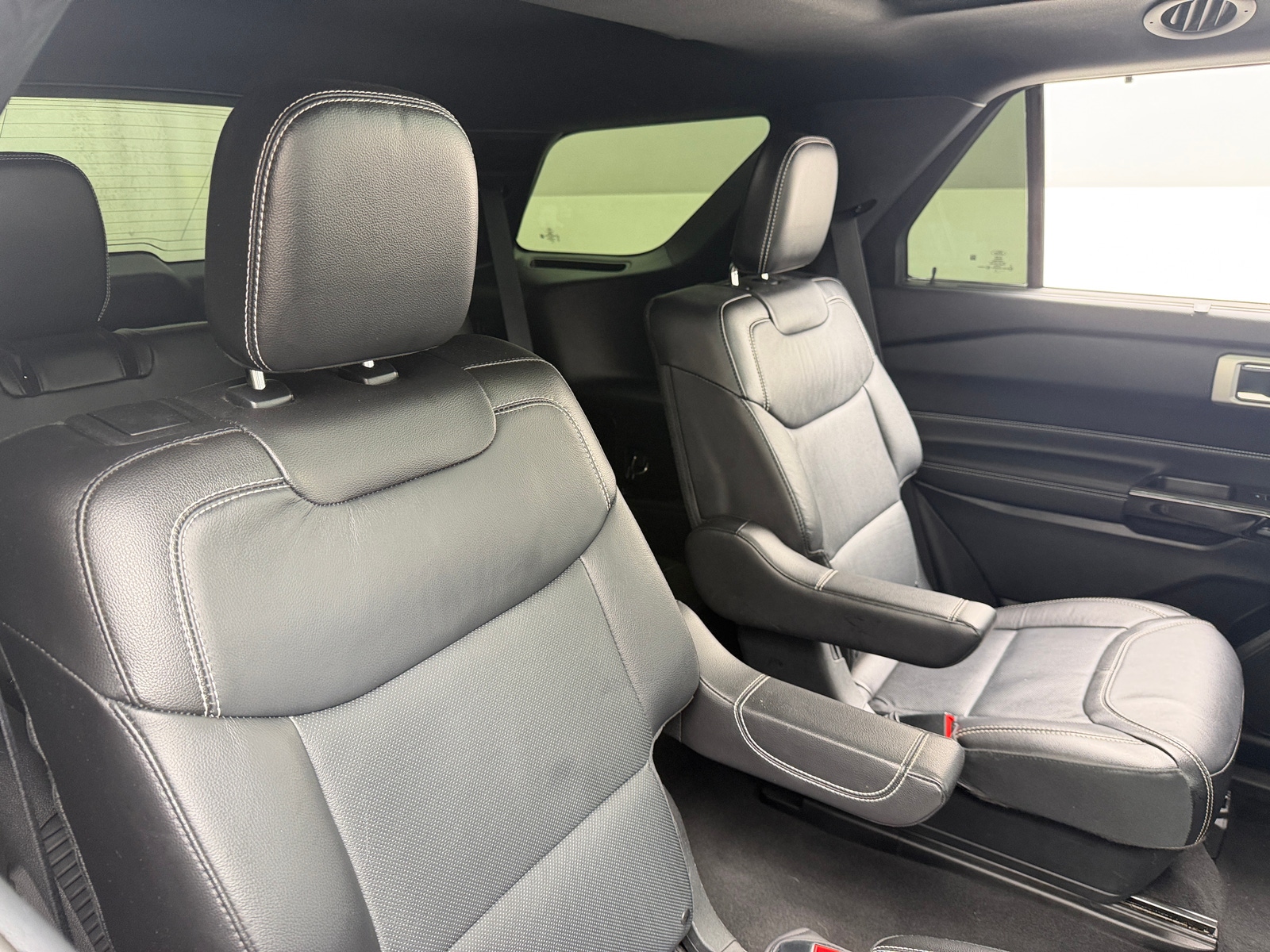 Thumbnail: 2022 Ford Explorer - 5