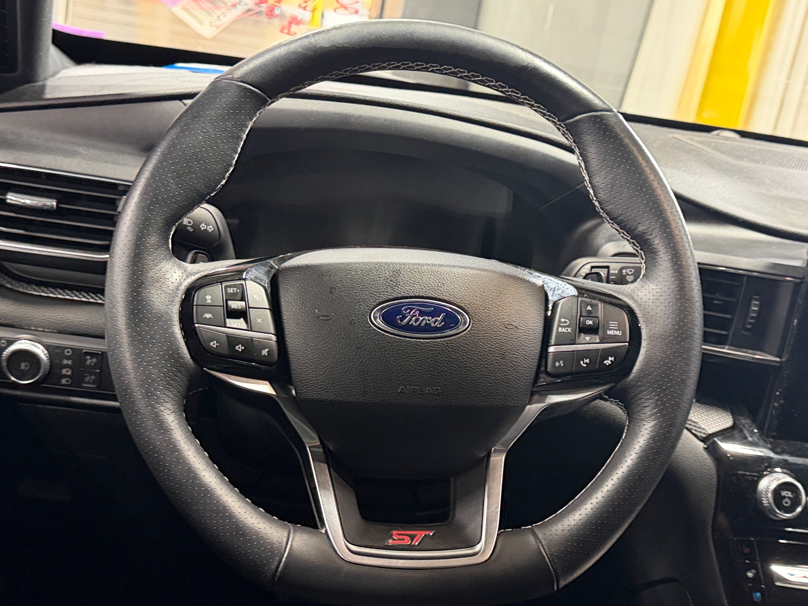 Thumbnail: 2022 Ford Explorer - 4