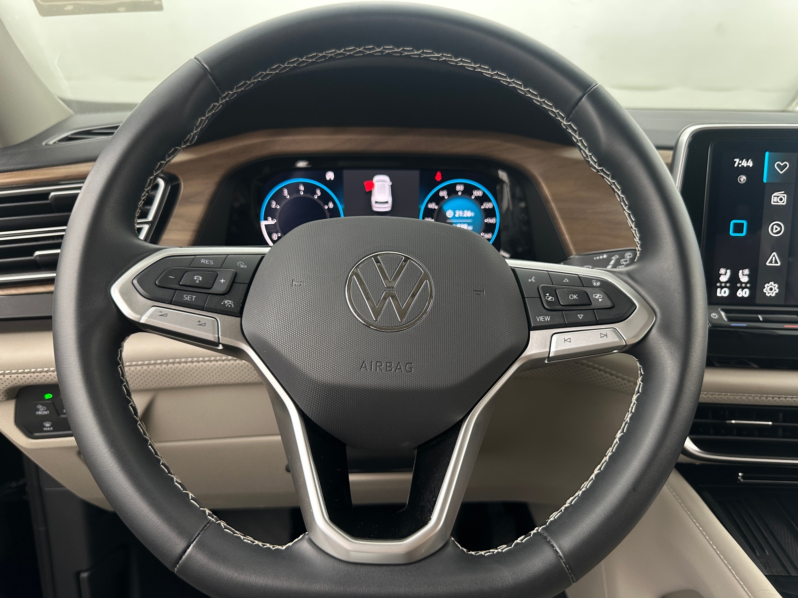 Thumbnail: 2026 Volkswagen Atlas - 4