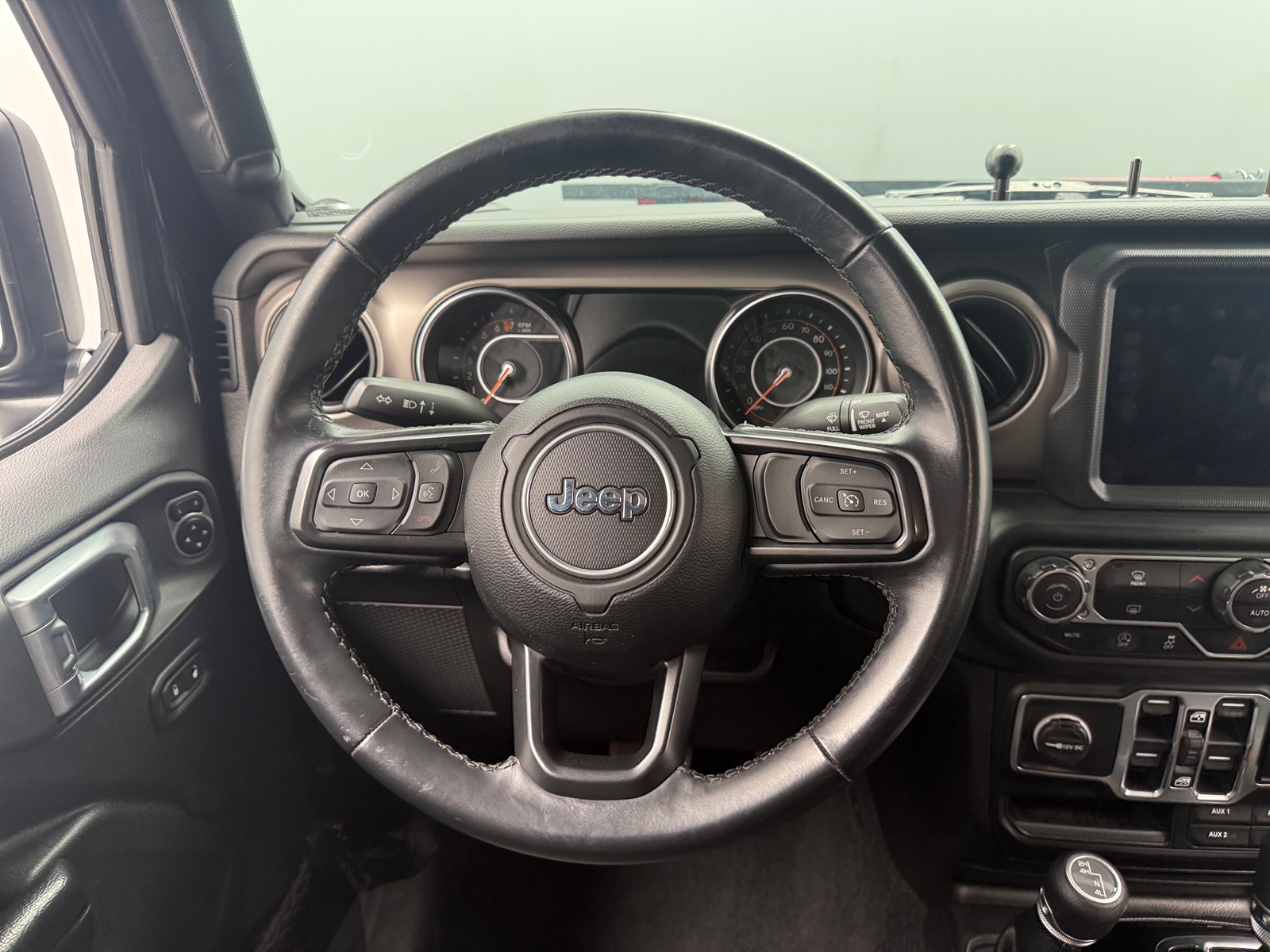 Thumbnail: 2021 Jeep Gladiator - 5