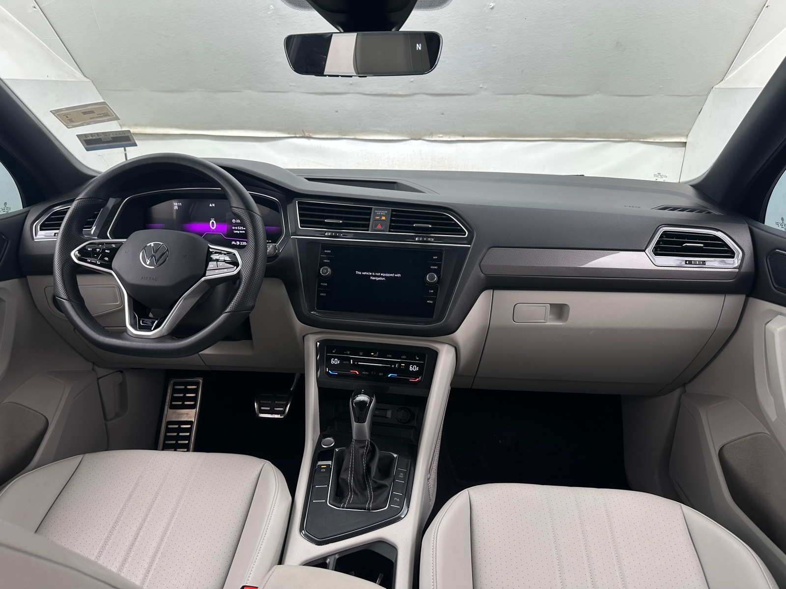 Thumbnail: 2023 Volkswagen Tiguan - 2