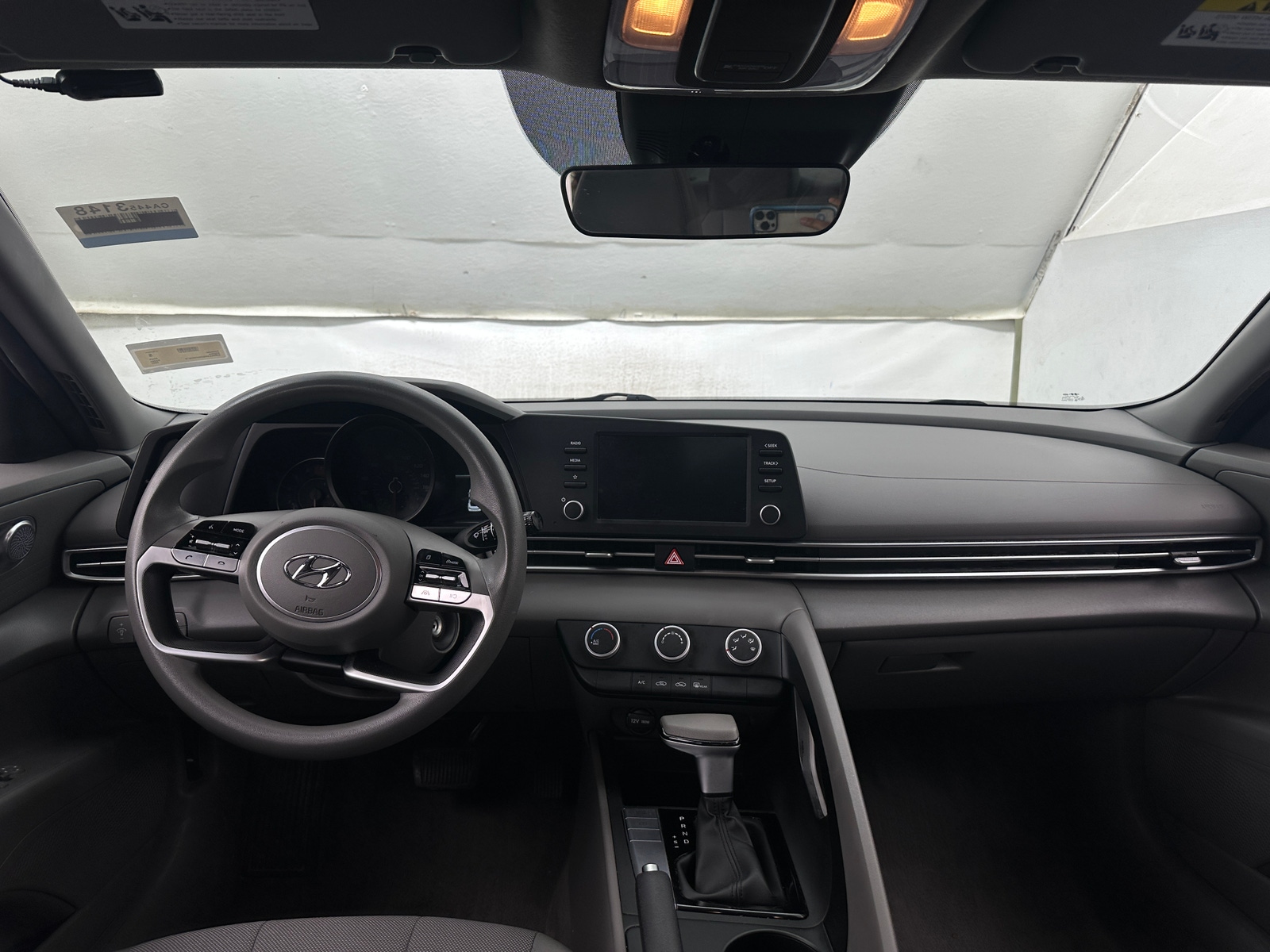 Thumbnail: 2022 Hyundai Elantra - 3