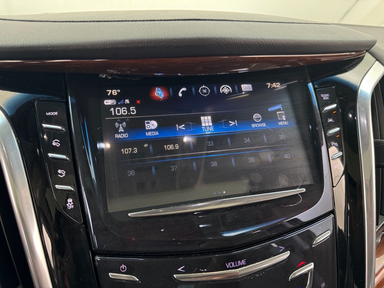 Thumbnail: 2019 Cadillac Escalade - 3